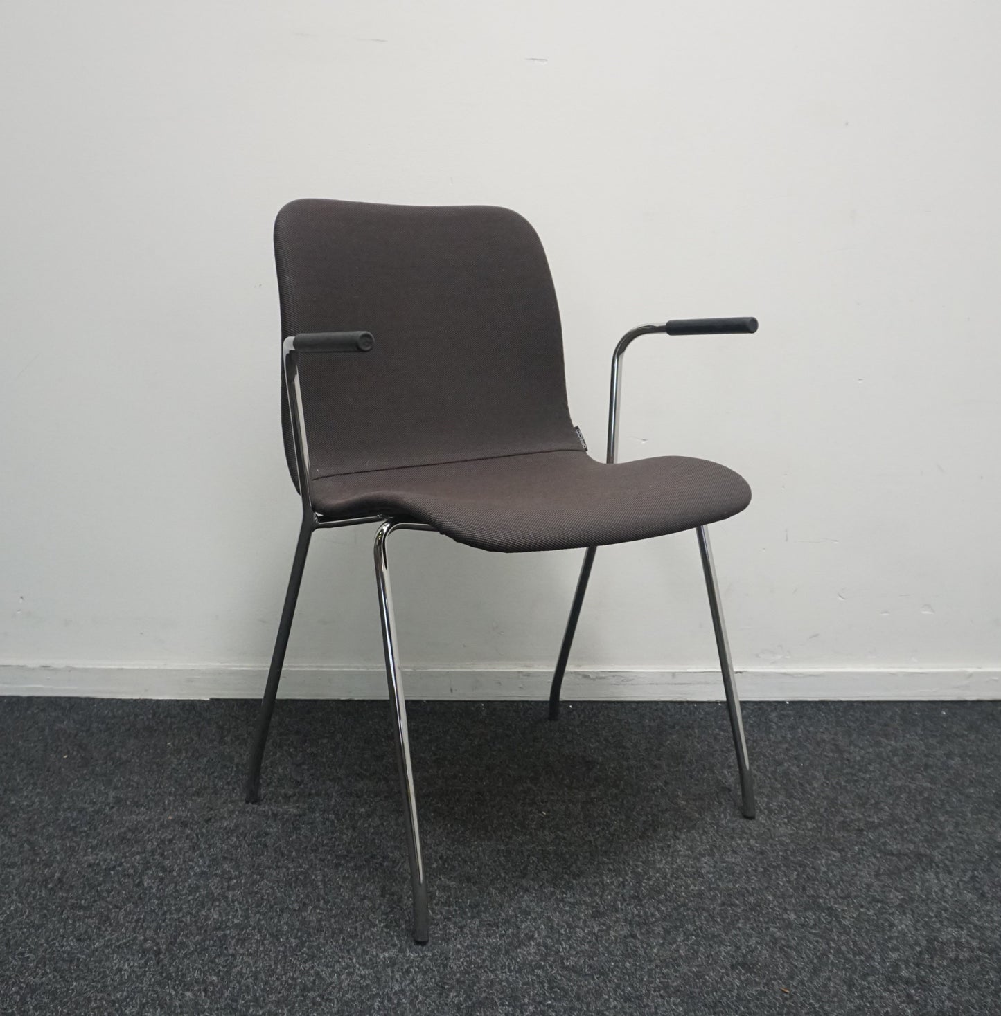 Offecct Cornflake Vergaderstoel | Bruin