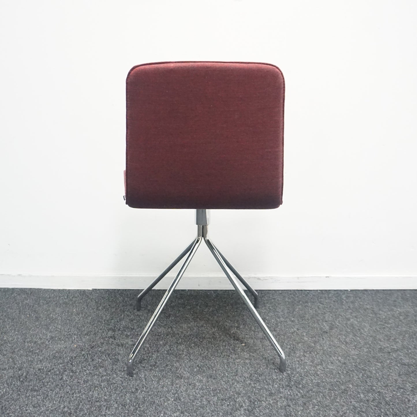 Viccarbe Klip Design Stoel | Rood | Draaibaar