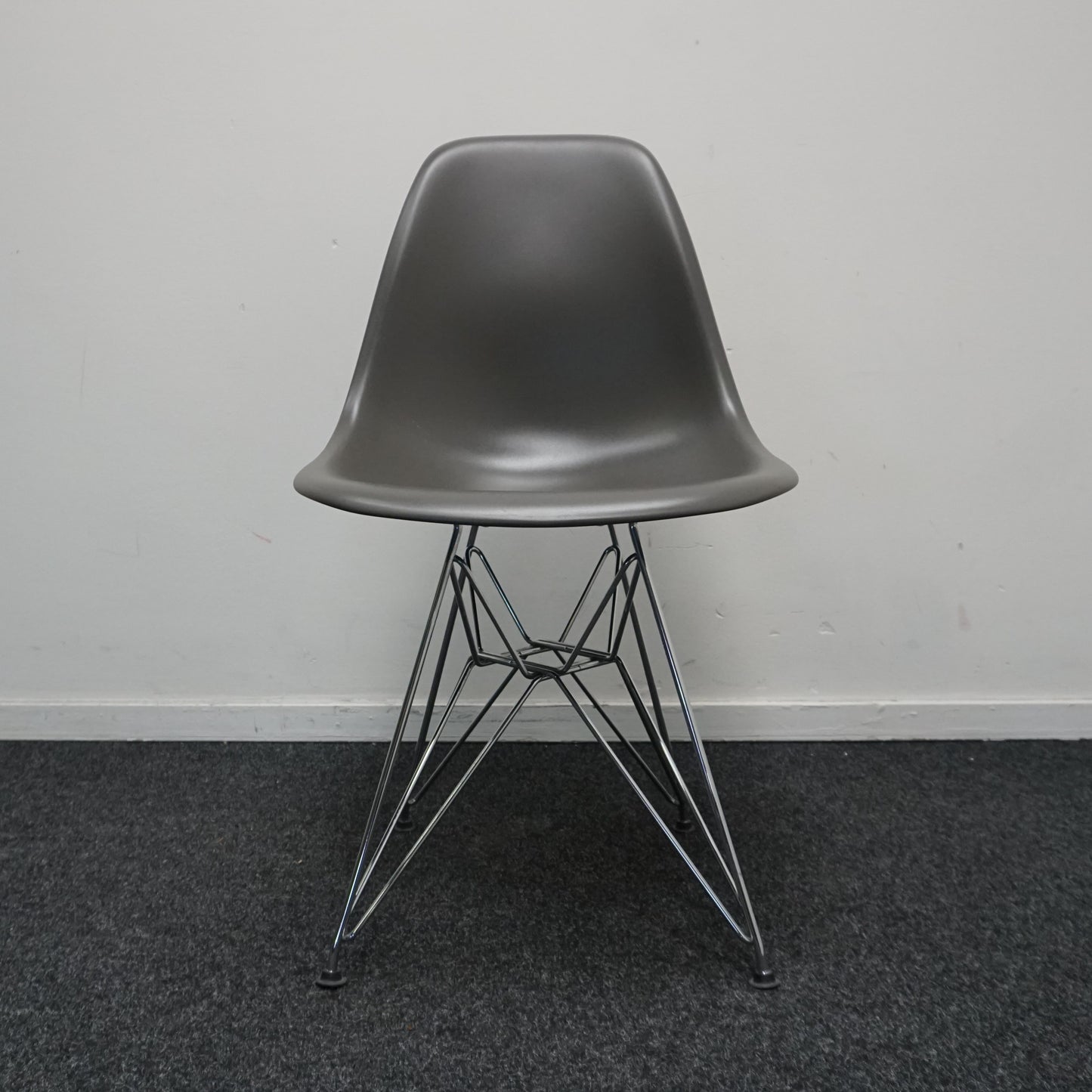 Vitra Eames DSR Design Stoel | Antraciet