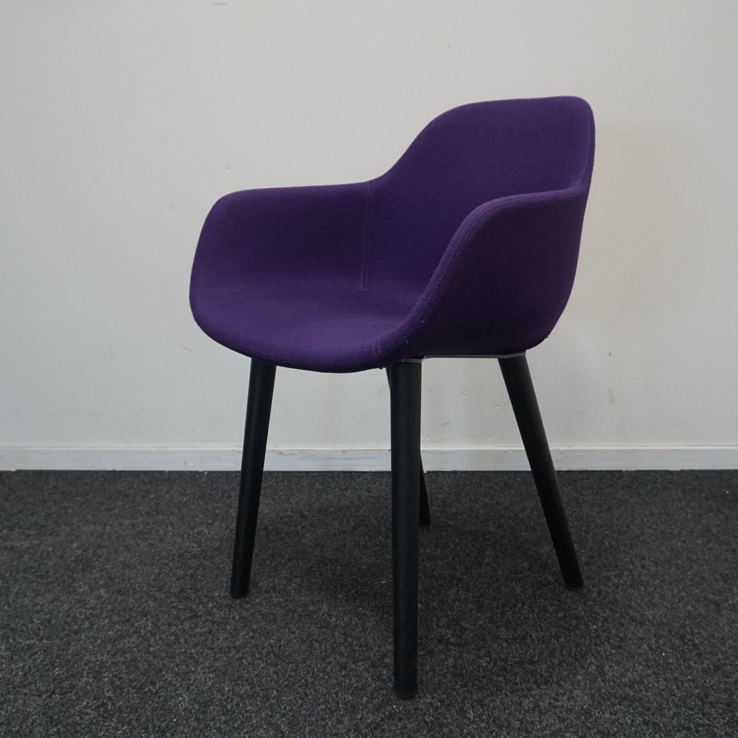 Crassevig Pola Round Vergaderstoel | Paars