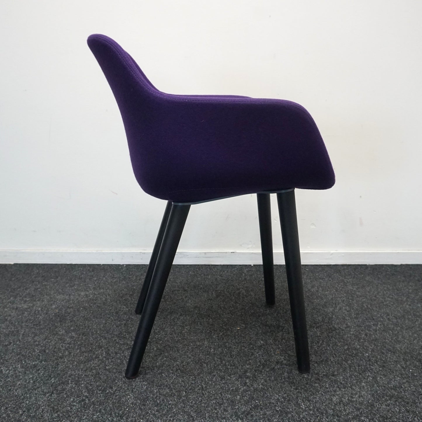 Crassevig Pola Round Vergaderstoel | Paars