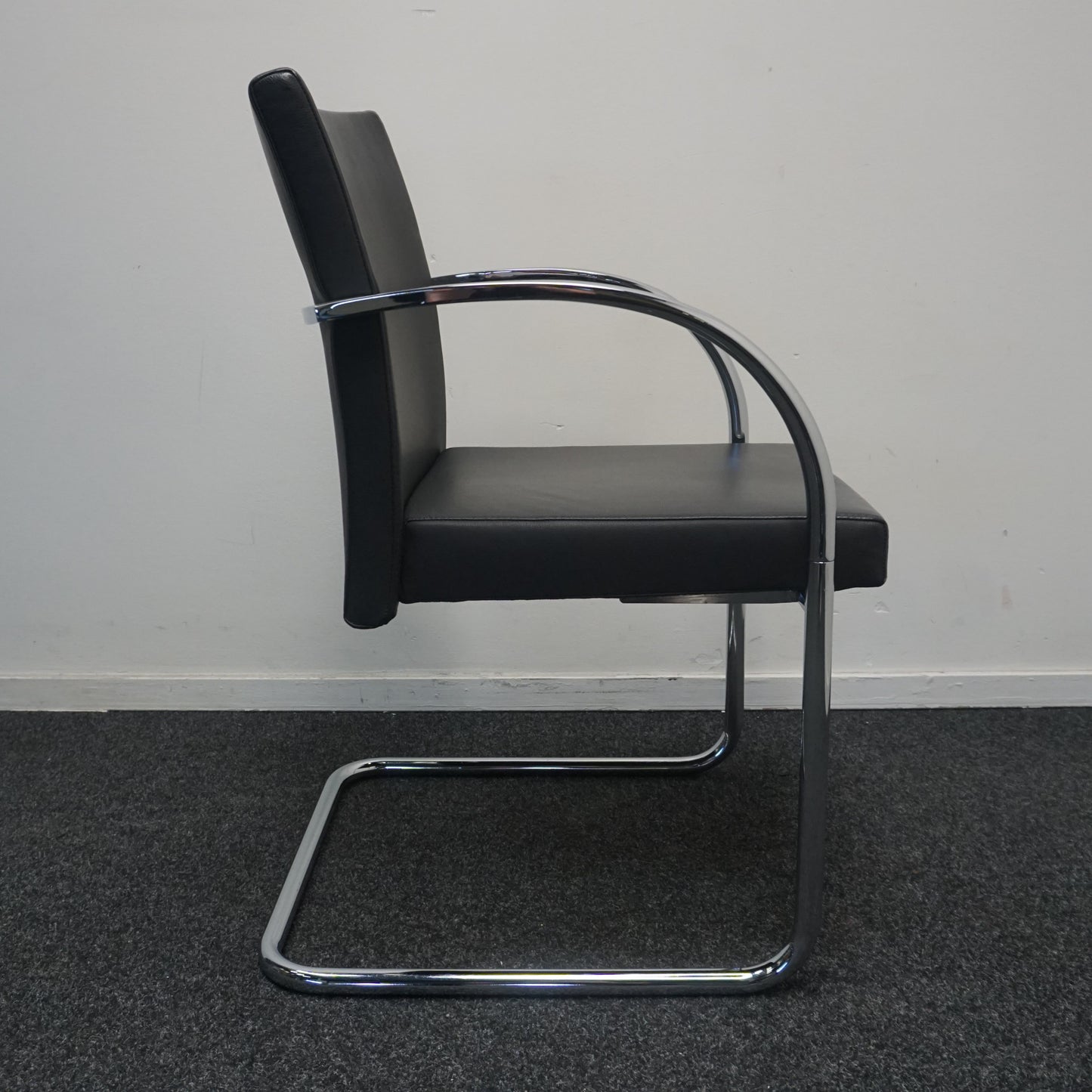 Artifort Prof Design Vergaderstoel | Zwart Leer