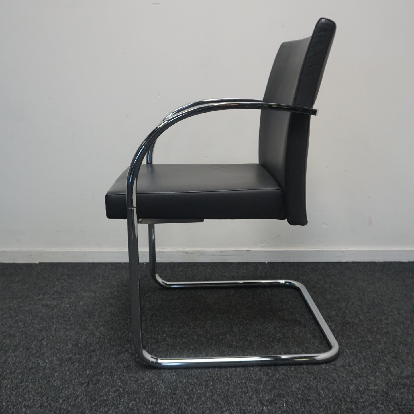Artifort Prof Design Vergaderstoel | Zwart Leer