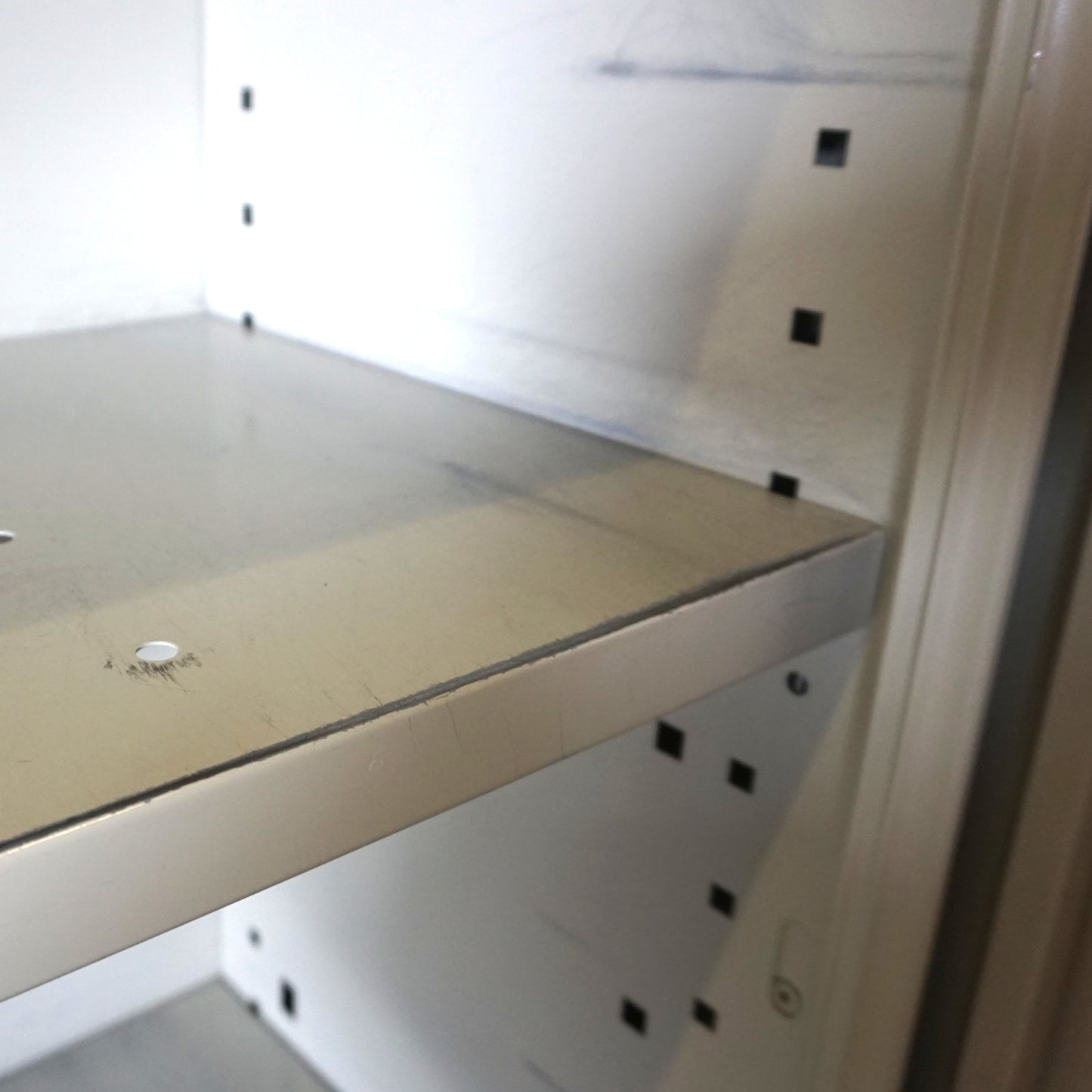 Drentea Roldeurkast | Archiefkast | 197 x 120 x 45 cm | Creme Wit