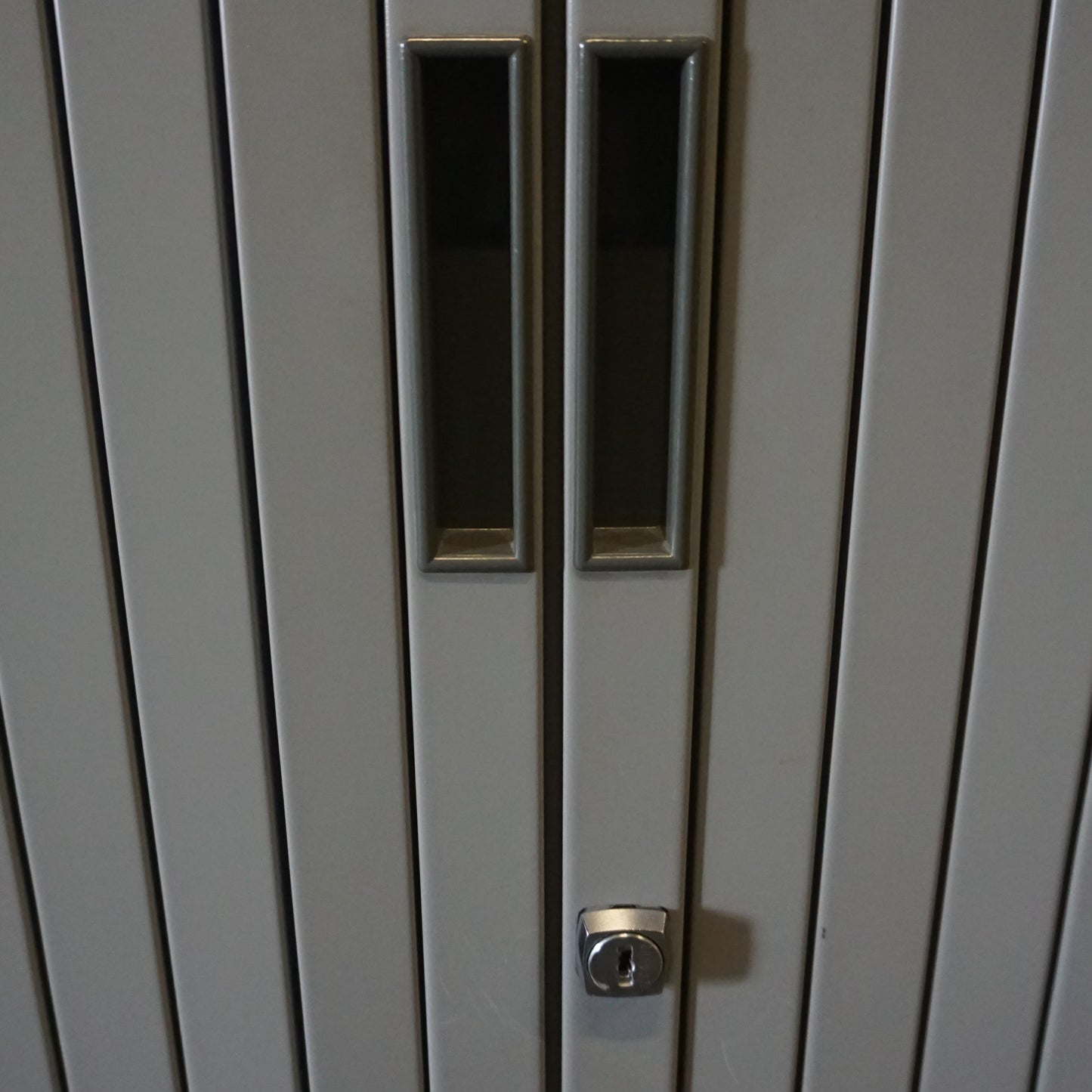 Aspa Roldeurkast | Archiefkast | 197 x 120 x 45 cm | Grijs