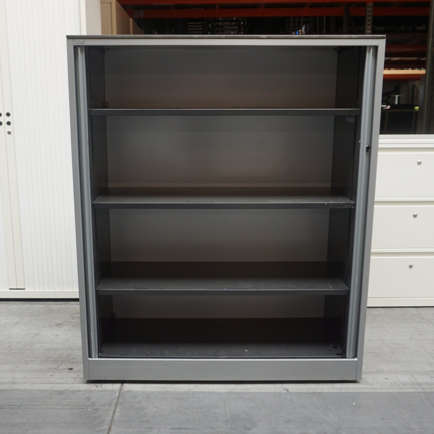 Ahrend Roldeurkast | Archiefkast | 144 x 120 x 45 cm | Grijs