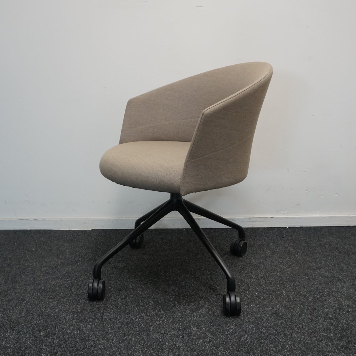 Viccarbe Copa Chair Design Stoel | Bruin | Verrijdbaar