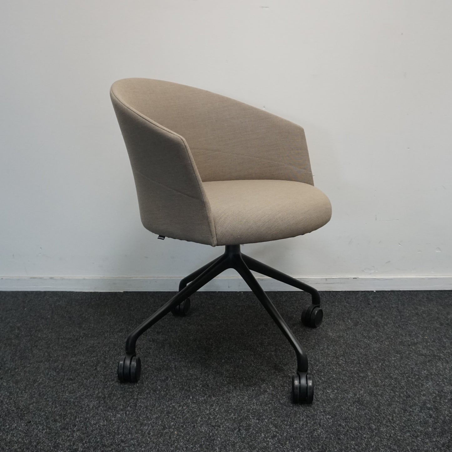 Viccarbe Copa Chair Design Stoel | Bruin | Verrijdbaar
