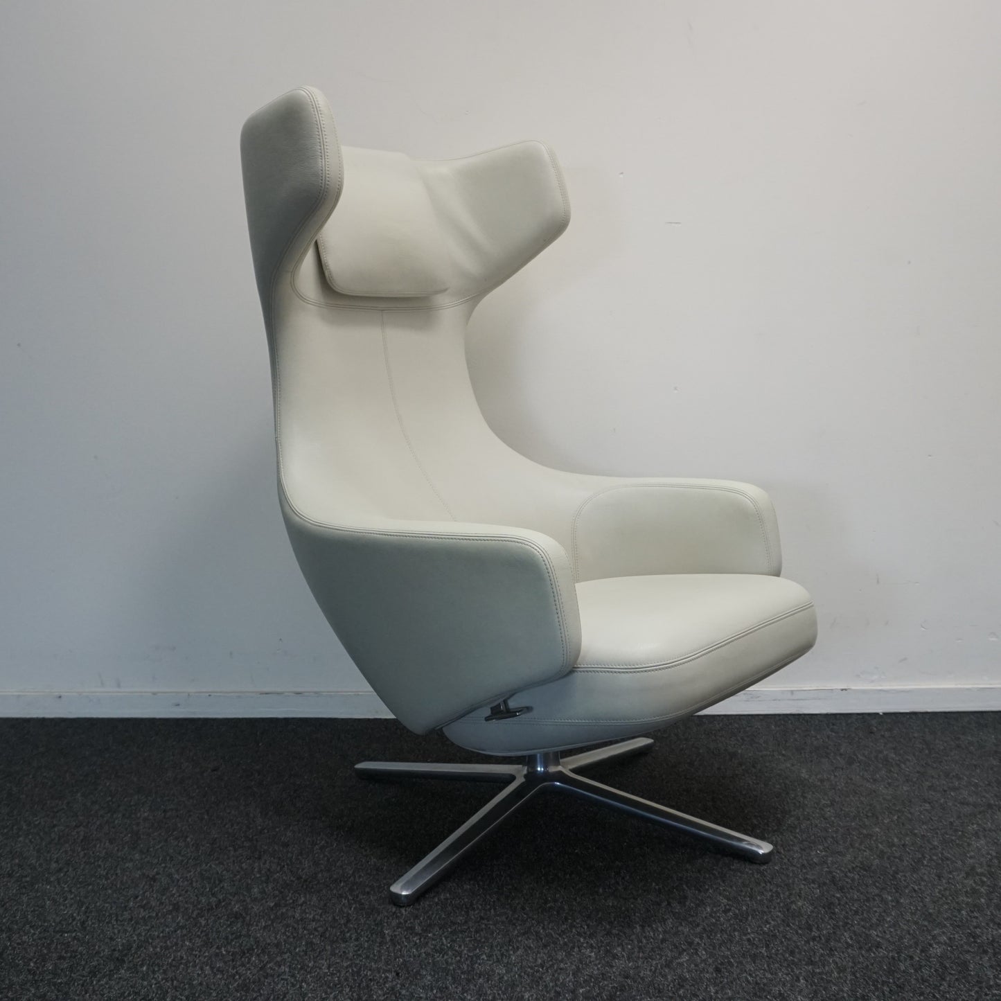 Vitra Grand Repos Design Fauteuil | Creme Wit Leer
