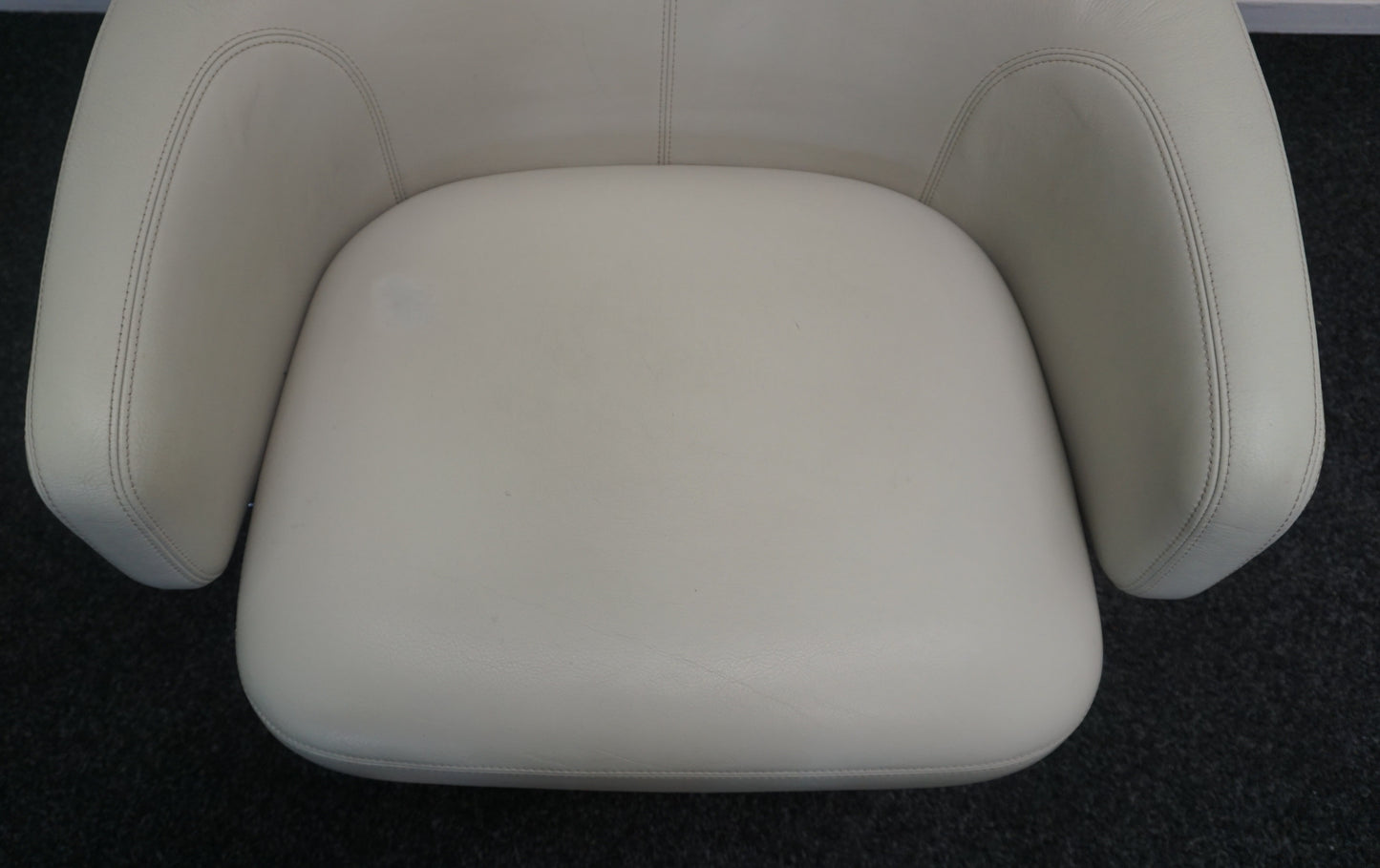 Vitra Grand Repos Design Fauteuil | Creme Wit Leer