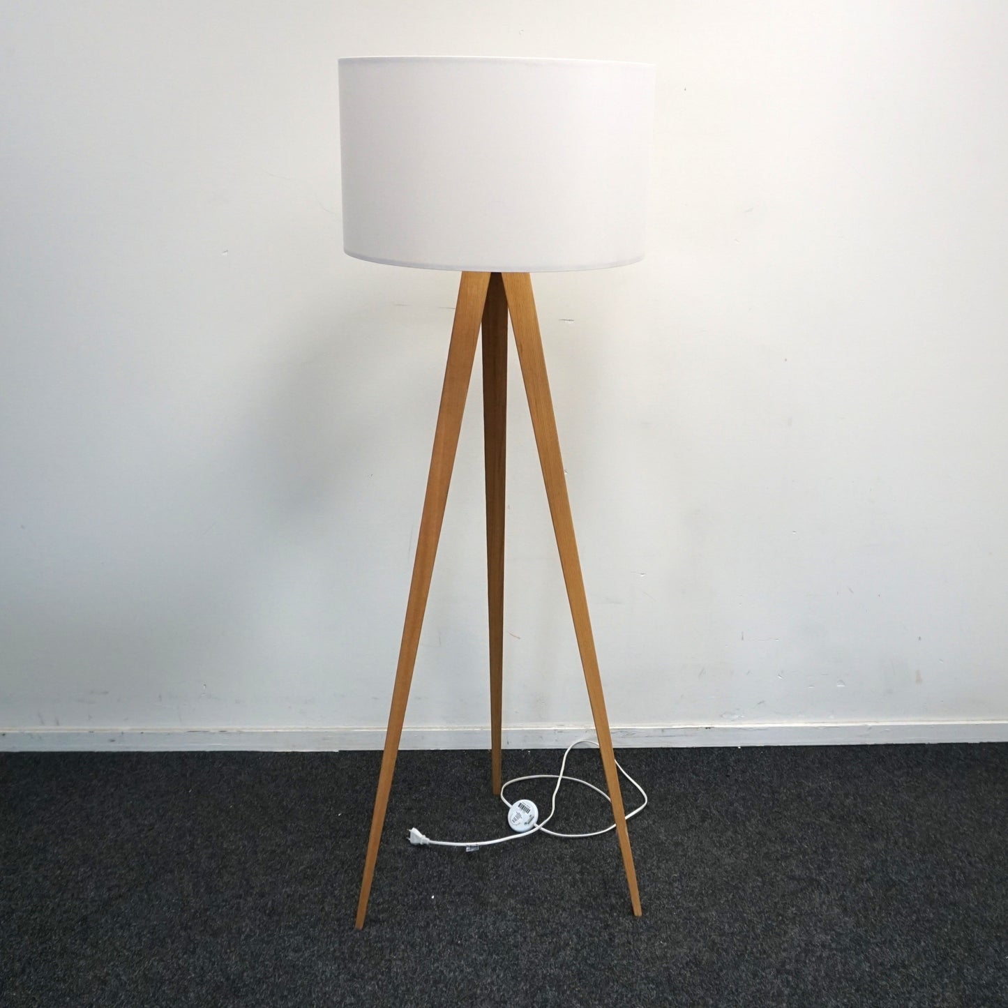 Zuiver Tripod Vloerlamp | Design Lamp | Wit / Hout