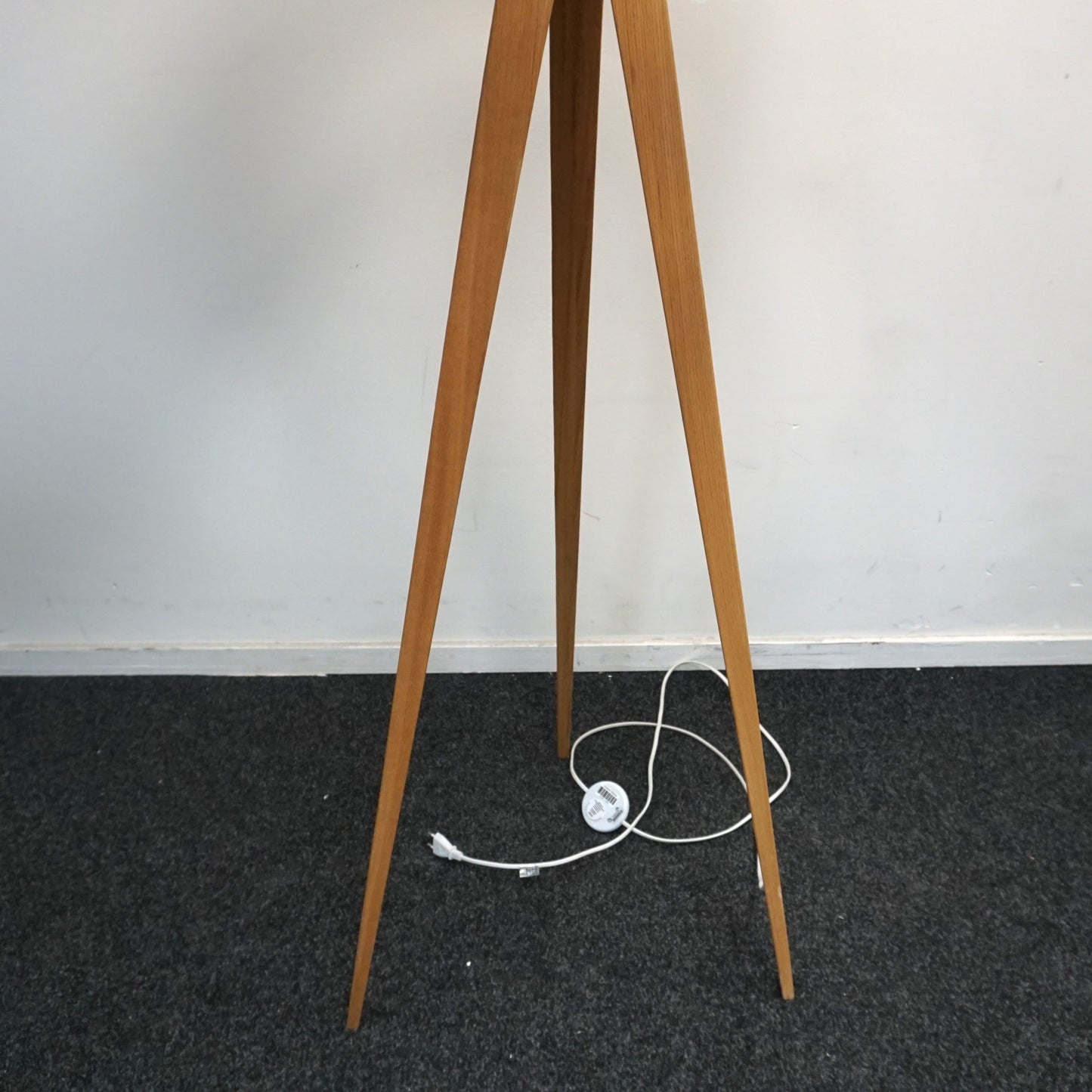 Zuiver Tripod Vloerlamp | Design Lamp | Wit / Hout