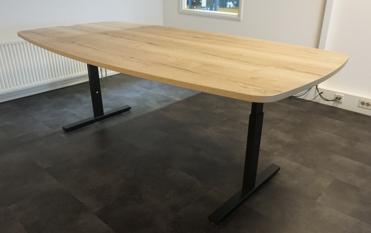 Vergadertafel Tube | Bureau | 220 x 110 cm | Hoogte verstelbaar 62 - 85 cm
