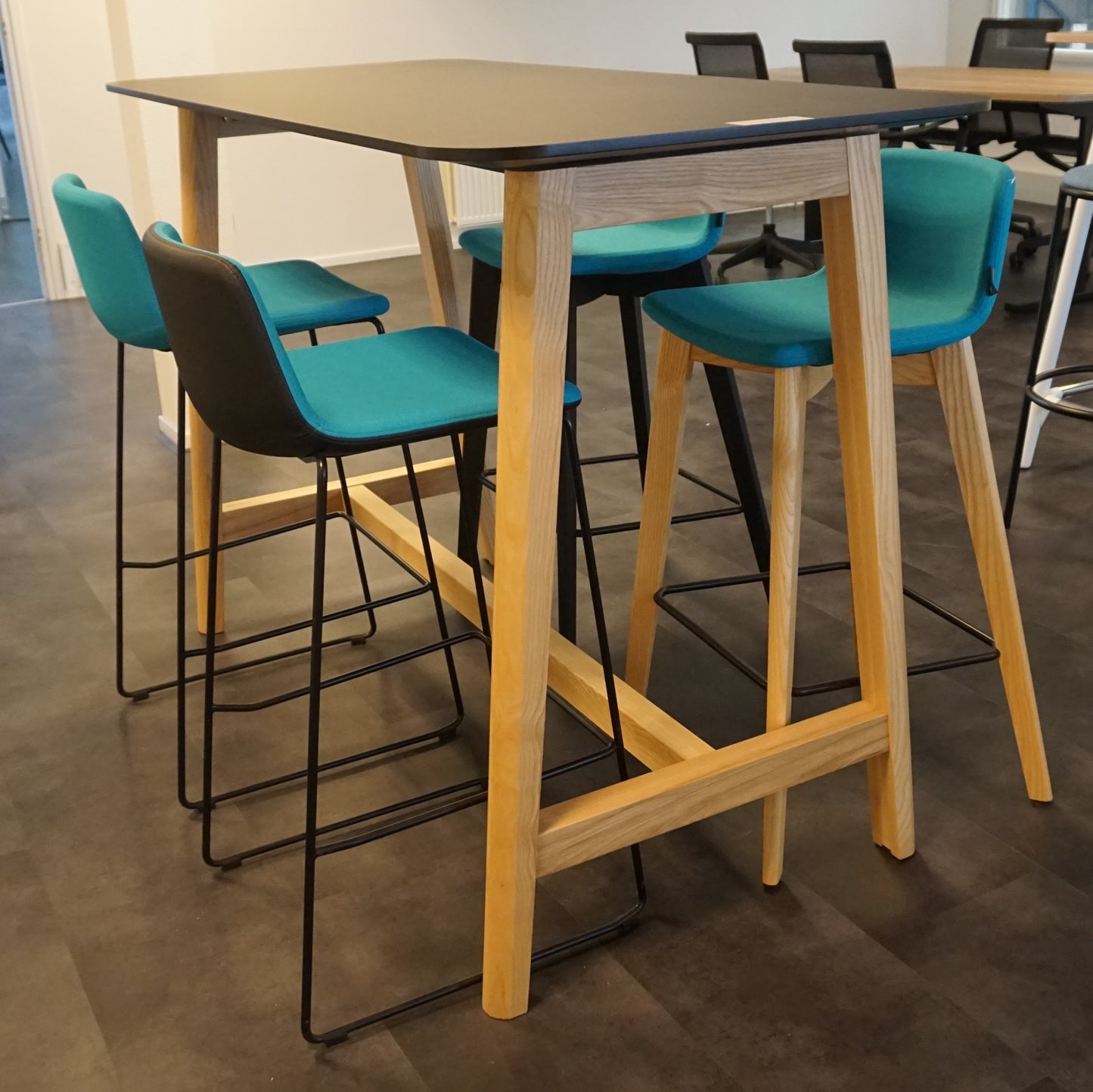 Nova Wood Bartafel | 160 x 70 x 105 cm | Zwart