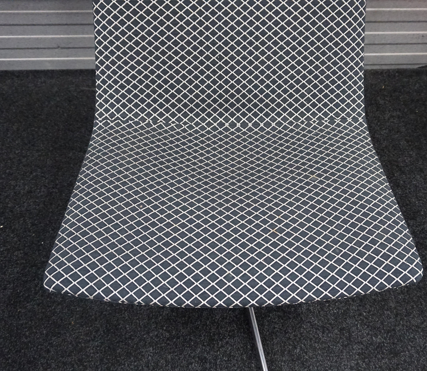 Arper Catifa 70 Design Fauteuil | Zwart / Grijs