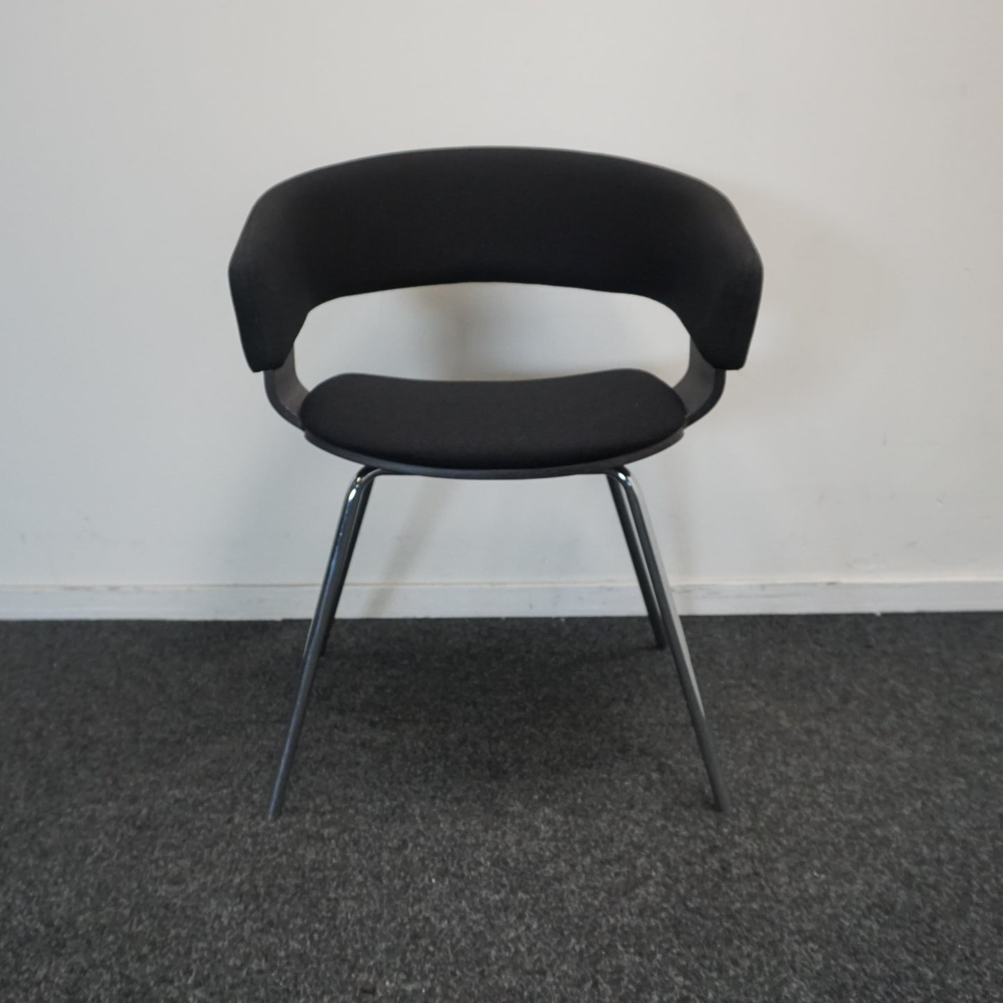 Allermuir A580 Mollie Design Stoel | Zwart / Zwart