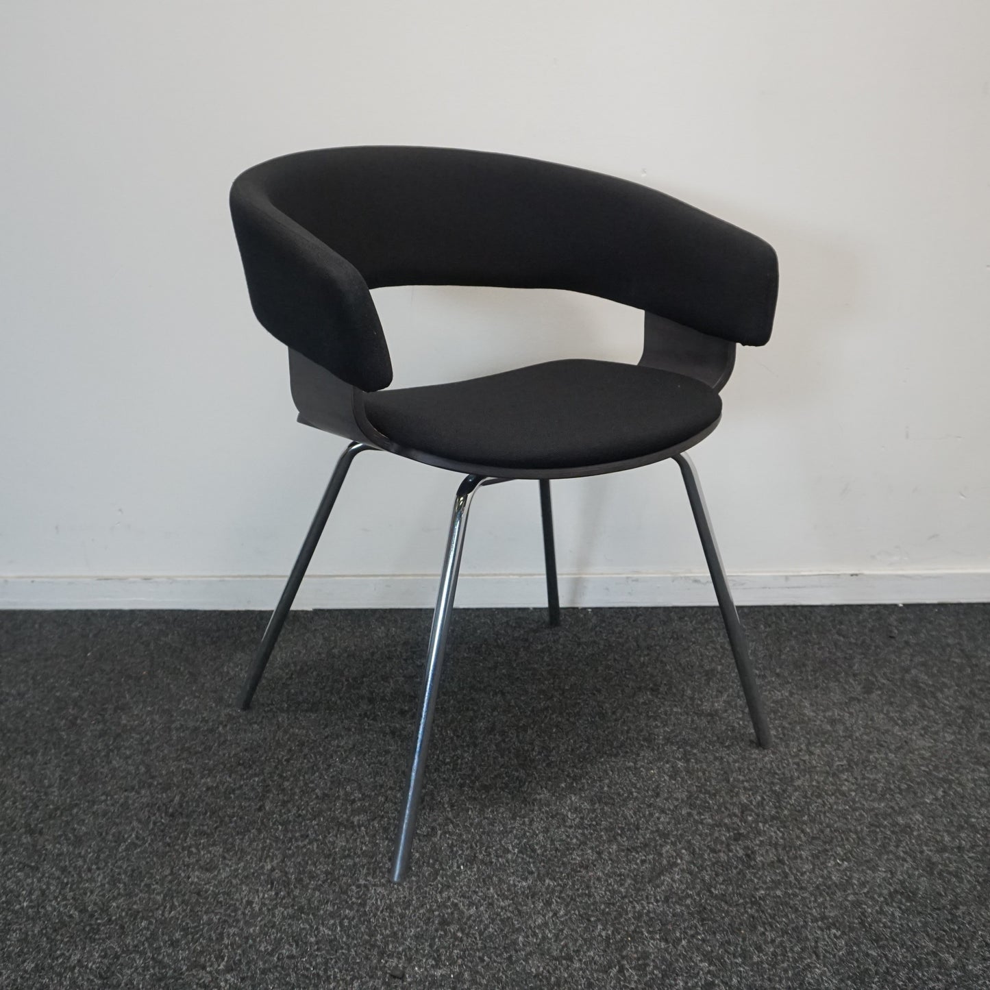 Allermuir A580 Mollie Design Stoel | Zwart / Zwart