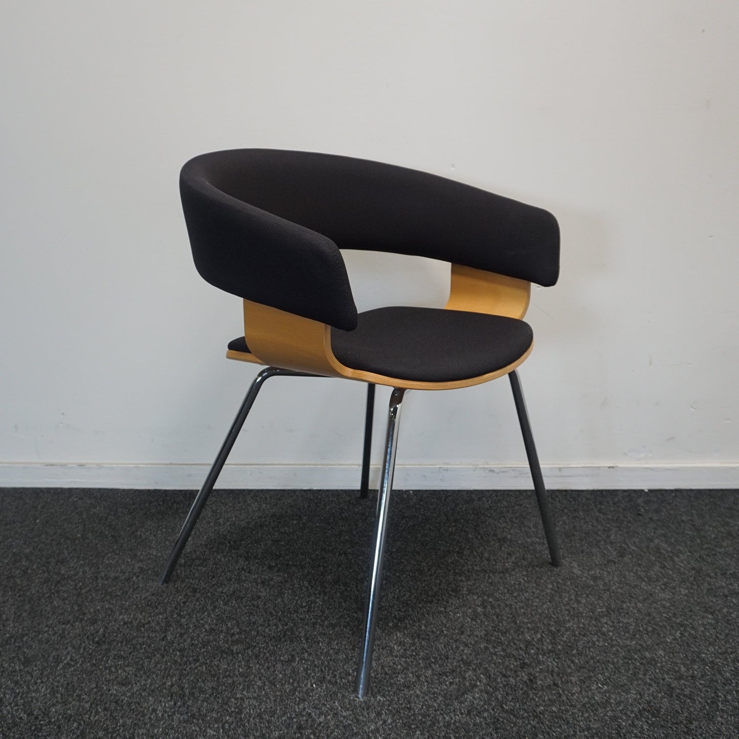 Allermuir A580 Mollie Design Stoel | Zwart / Eiken