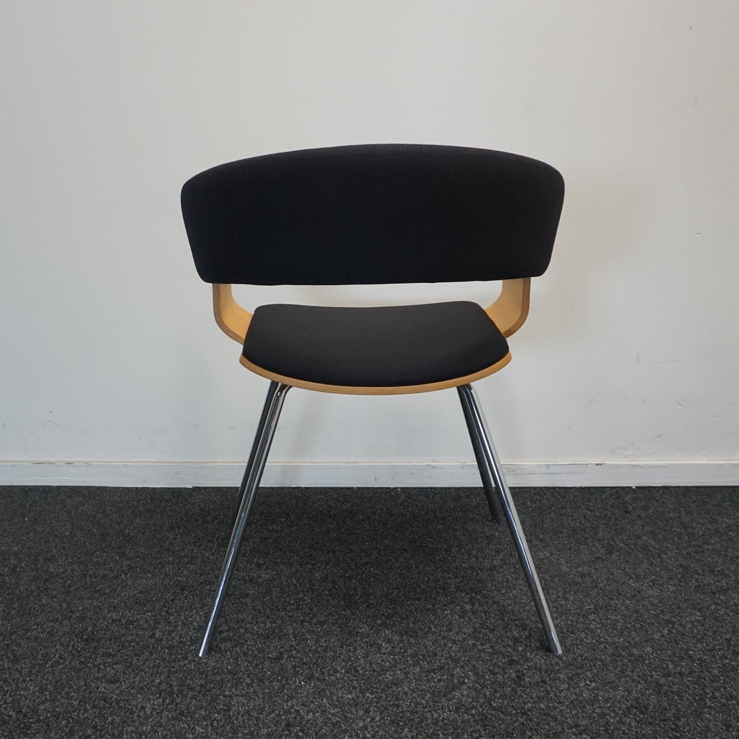 Allermuir A580 Mollie Design Stoel | Zwart / Eiken