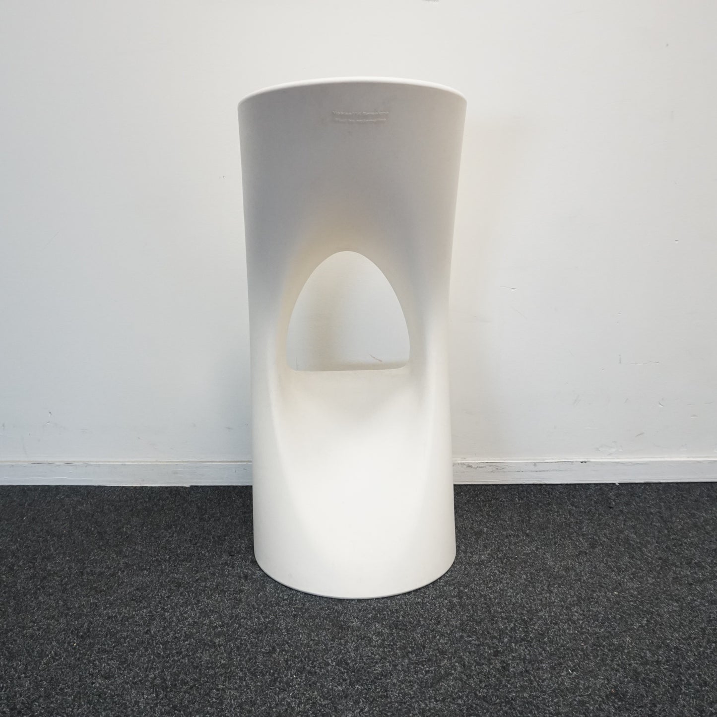 Mobles114 Barcelona Flod Design Barkruk | Wit | Zithoogte 77 cm