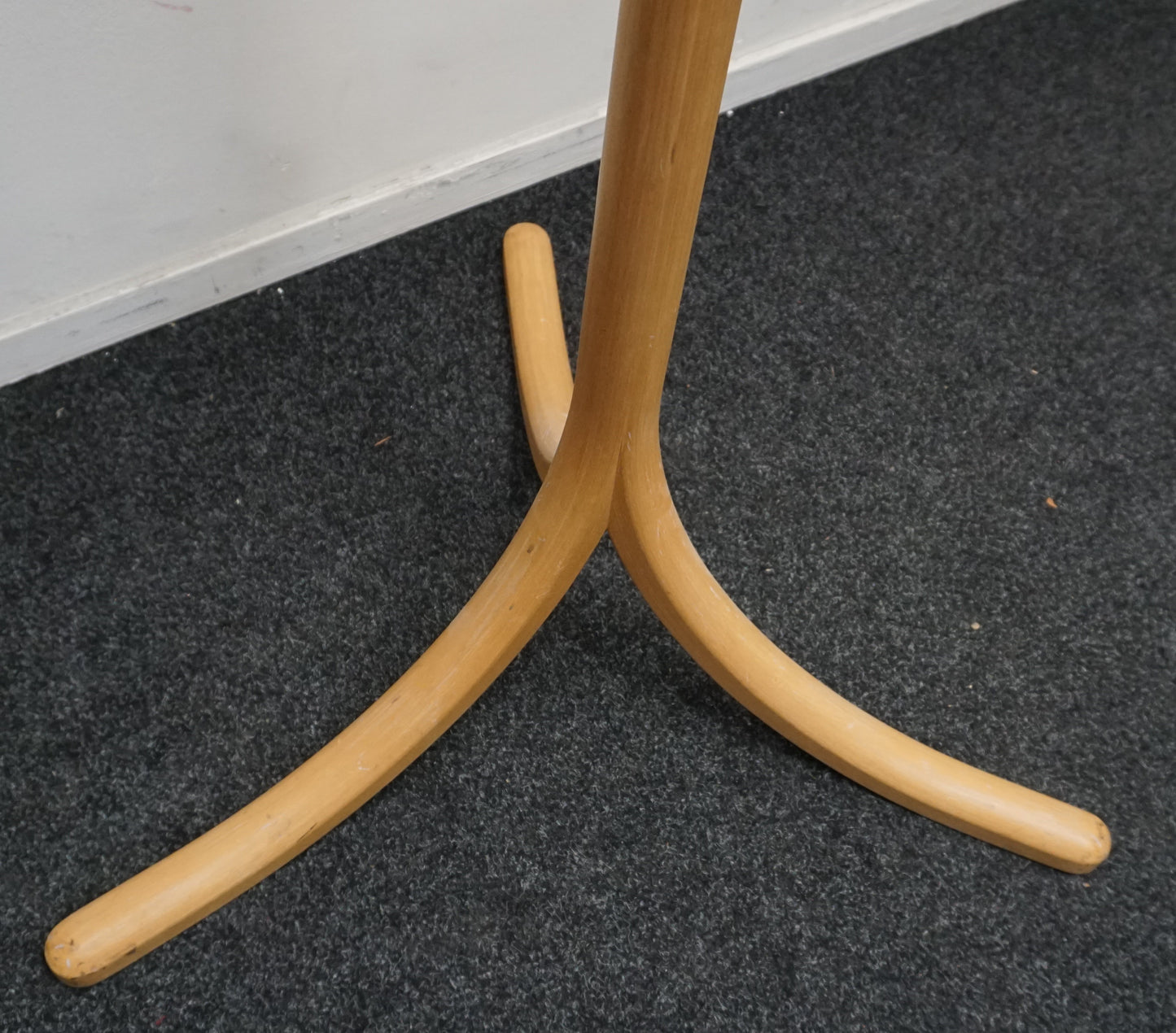 Danish Design Coat Rack by Magnus Olesen | Design kapstok | Hout