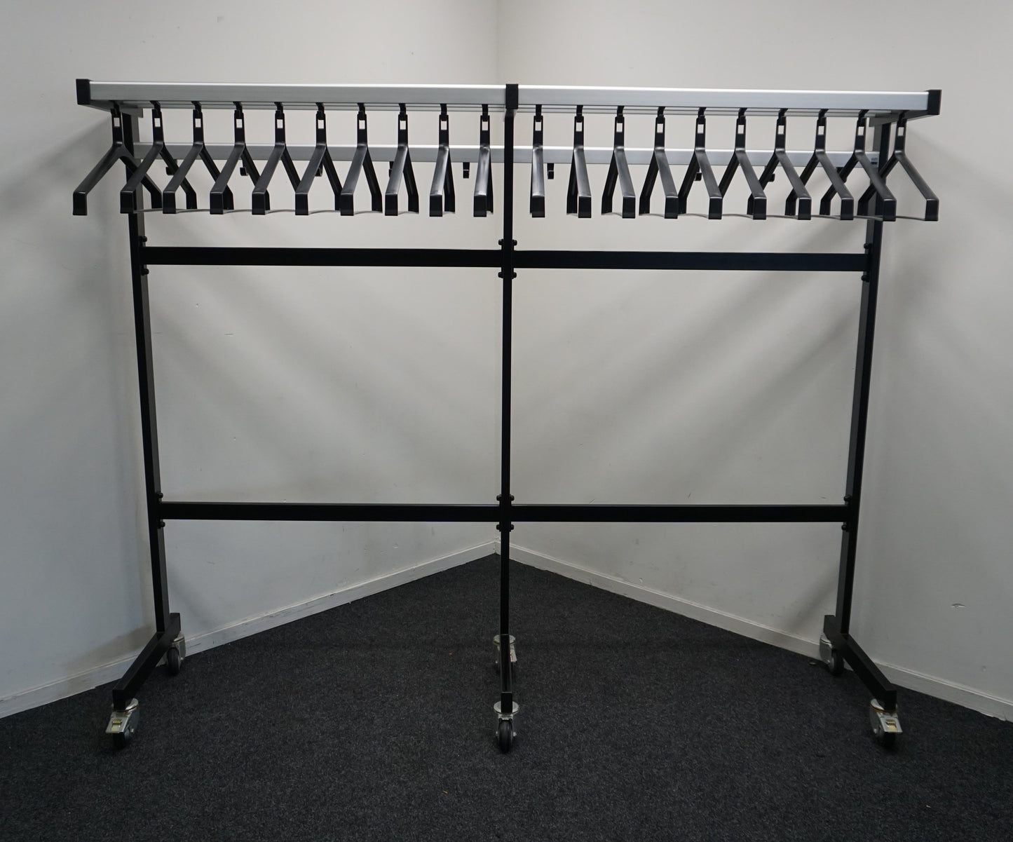 Van Esch Kapstok | 20 Hangers | 10 Haken | Garderobe Kapstok