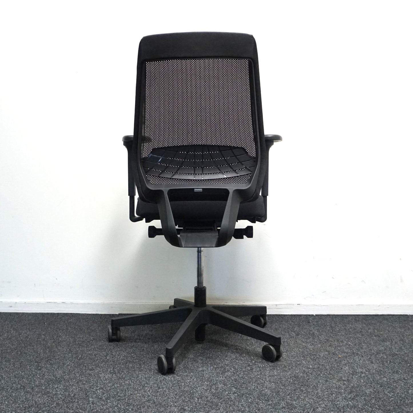Interstuhl Bureaustoel JOYCEis3 model JC2N1 NPR1813 | Zwart