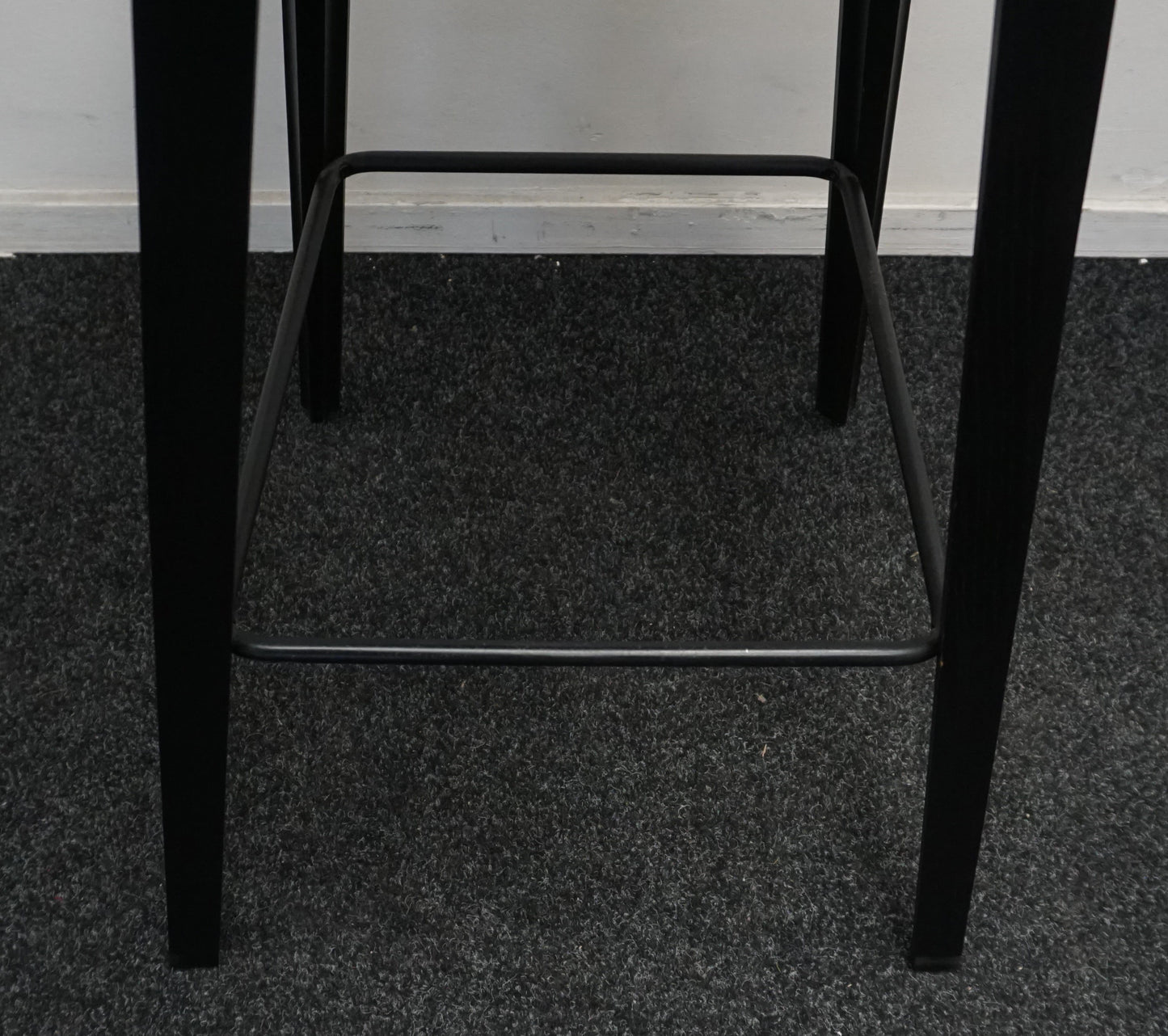 HAY About a Stool AAS32 Design Barkruk | Zwart / Zwart | Zithoogte 75 cm