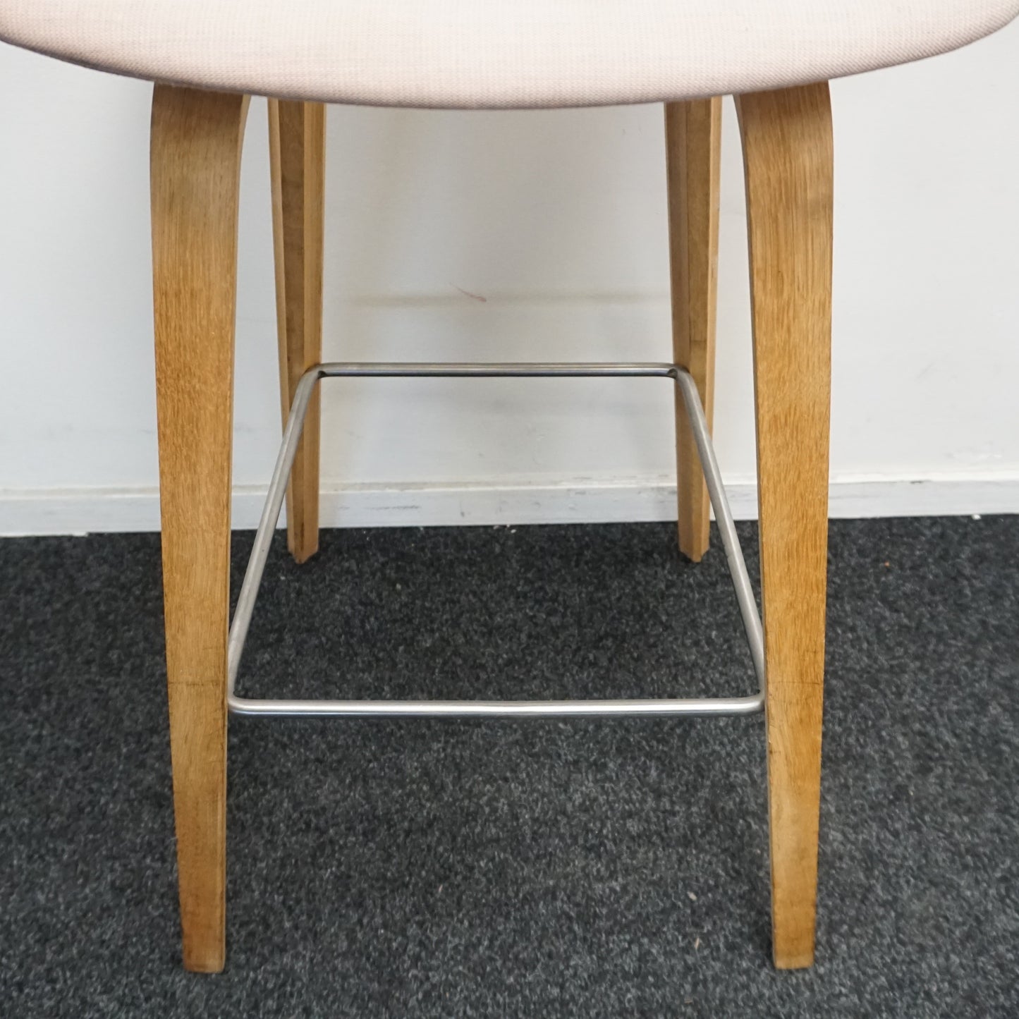 HAY About a Stool AAS33 Design Barkruk | Zacht Roze / Eiken | Zithoogte 75 cm