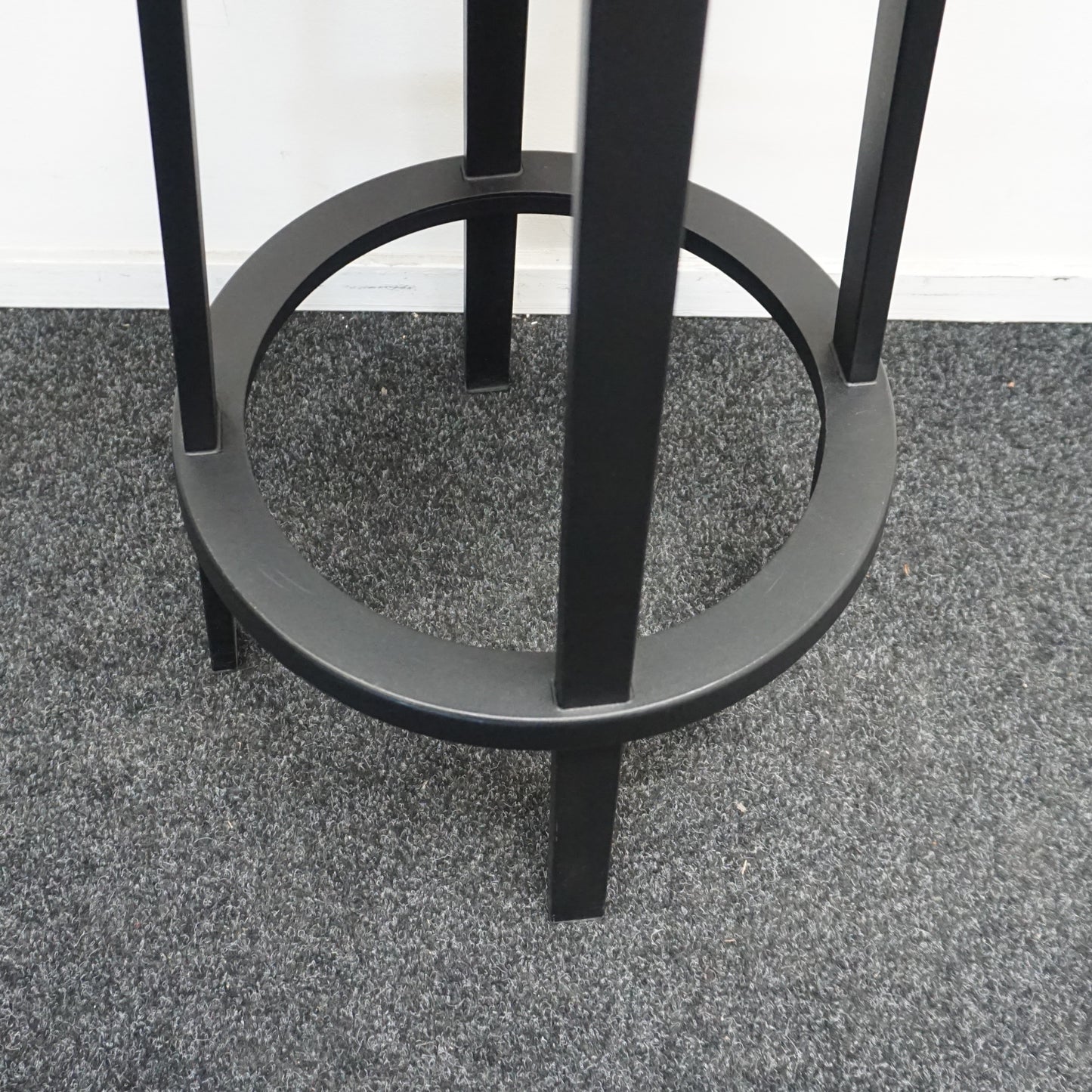 HAY Revolver Barkruk | Zwart | Metaal | Zithoogte 76 cm