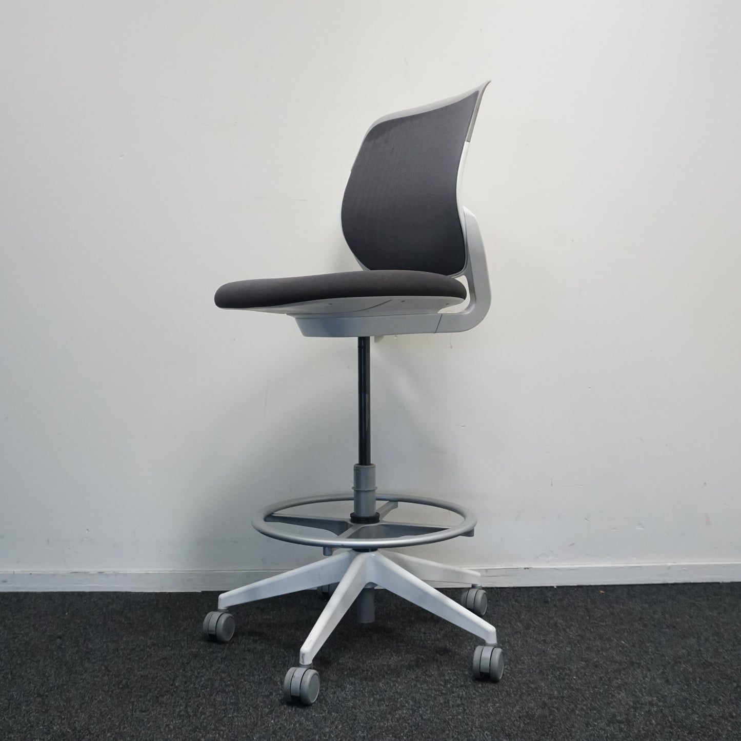 Steelcase Cobi Chair | Baliestoel | Grijs | Wit