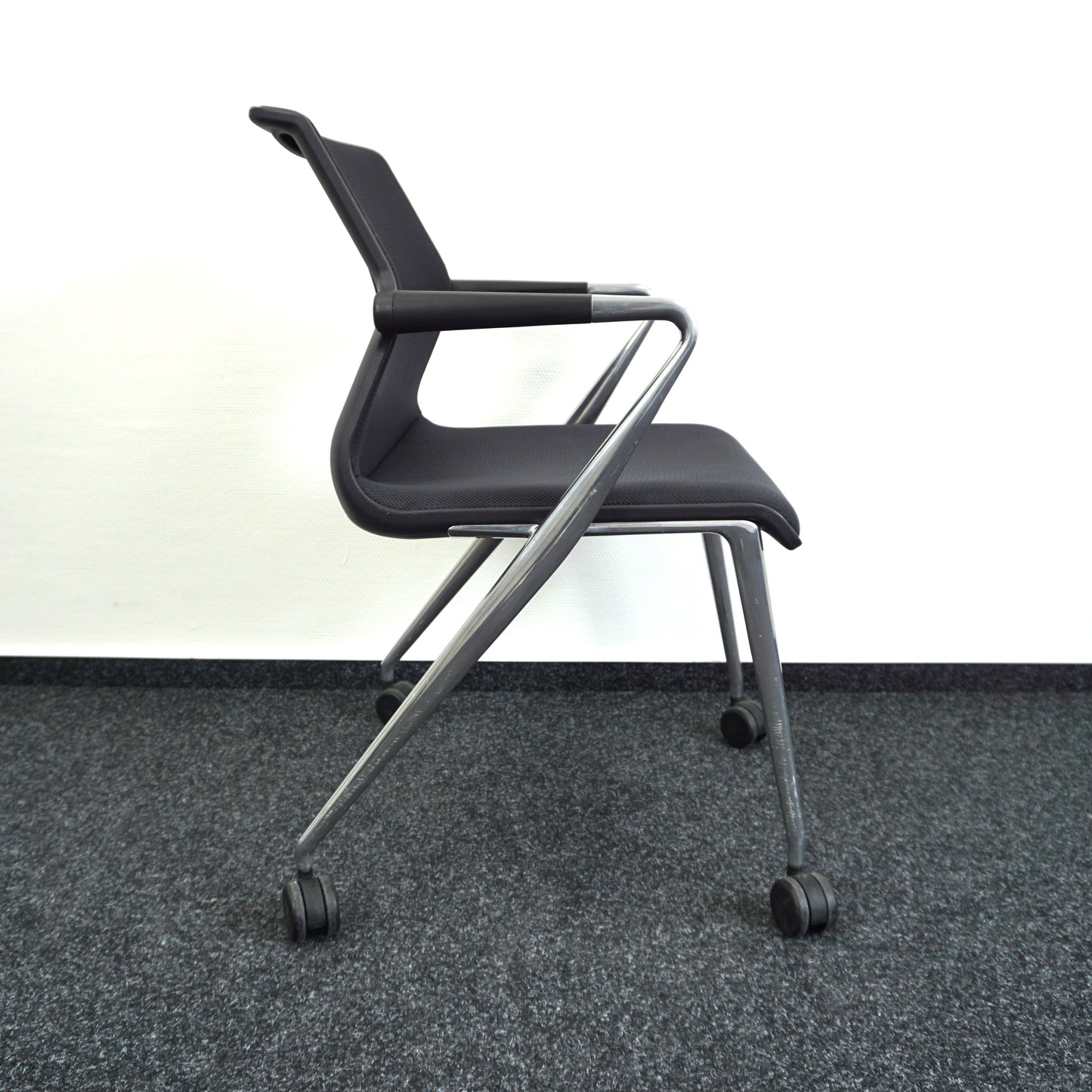 Vitra Unix Vergaderstoel | Conferentiestoel | Zwart | Verrijdbaar