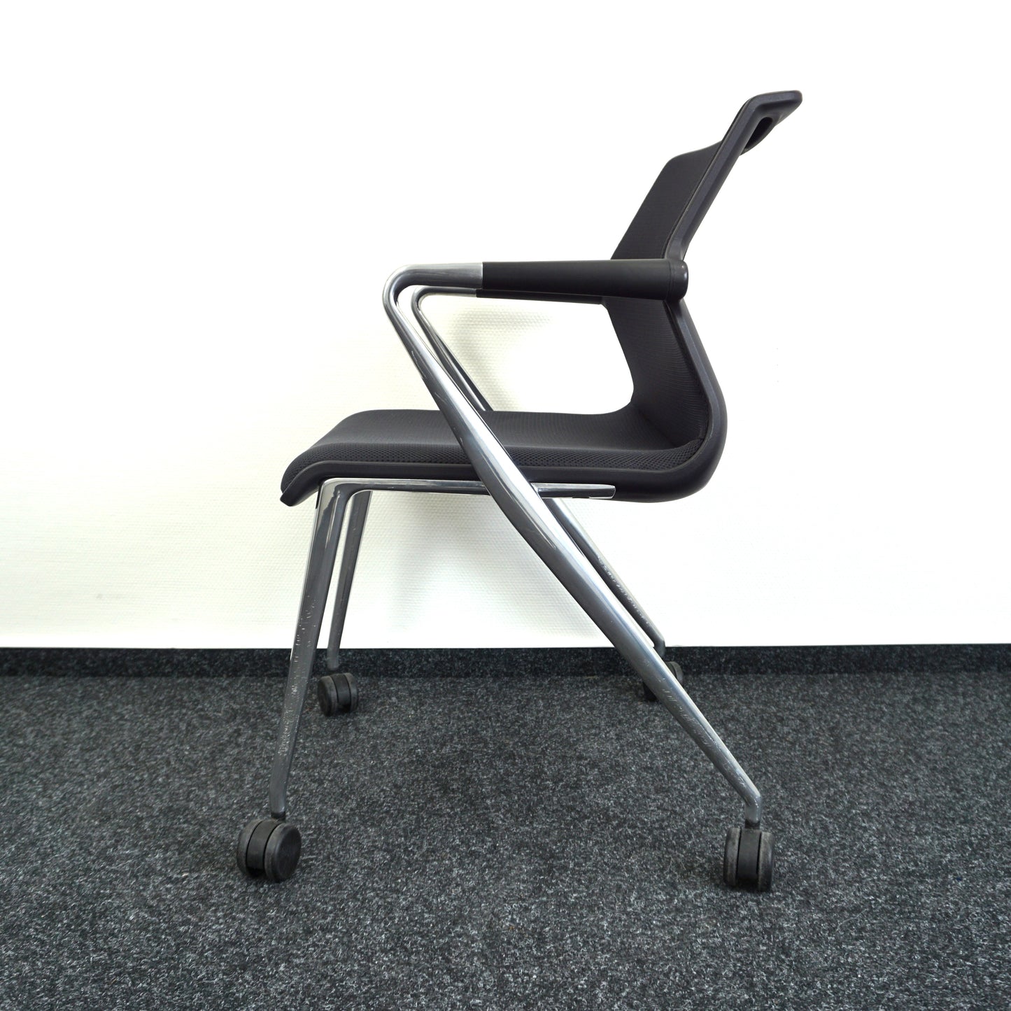 Vitra Unix Vergaderstoel | Conferentiestoel | Zwart | Verrijdbaar