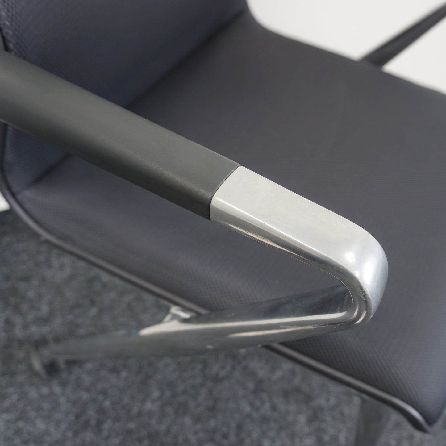 Vitra Unix Vergaderstoel | Conferentiestoel | Zwart | Verrijdbaar