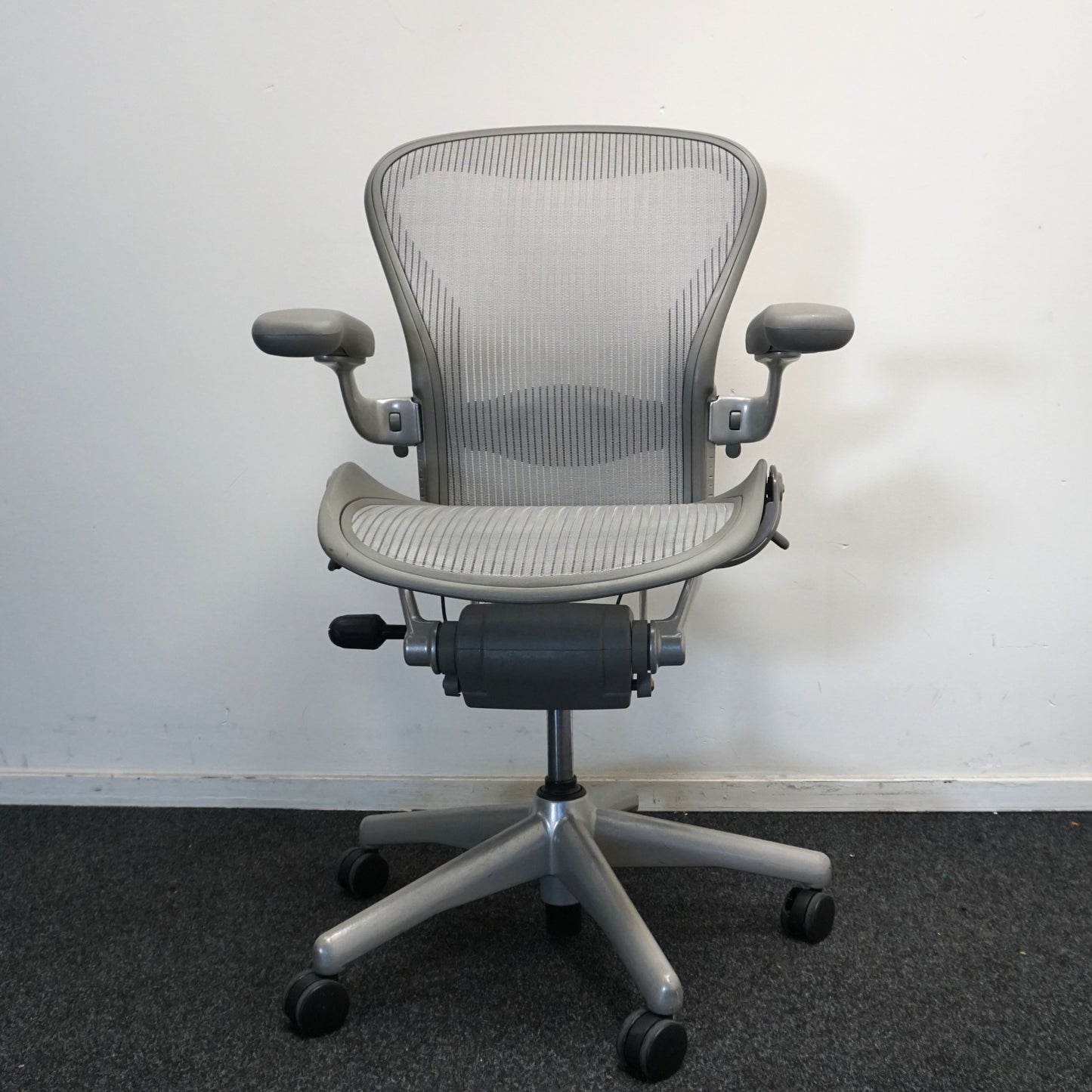 Herman Miller Aeron type B Bureaustoel | Ergonomisch | Titanium