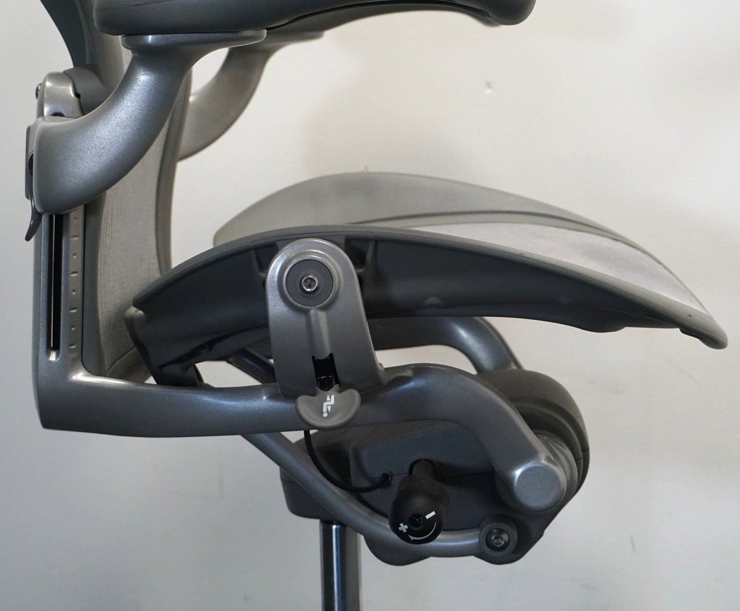 Herman Miller Aeron type B Bureaustoel | Ergonomisch | Titanium