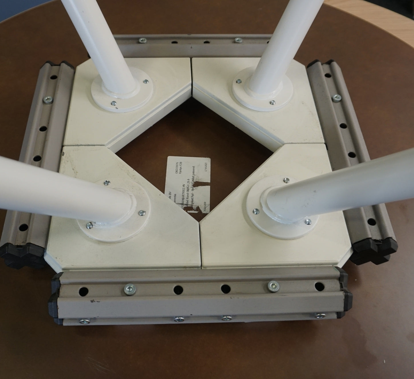 Vitra Vergadertafel | Eettafel | Vierkant | Ahorn / Wit | 80 x 80 cm | Verrijdbaar