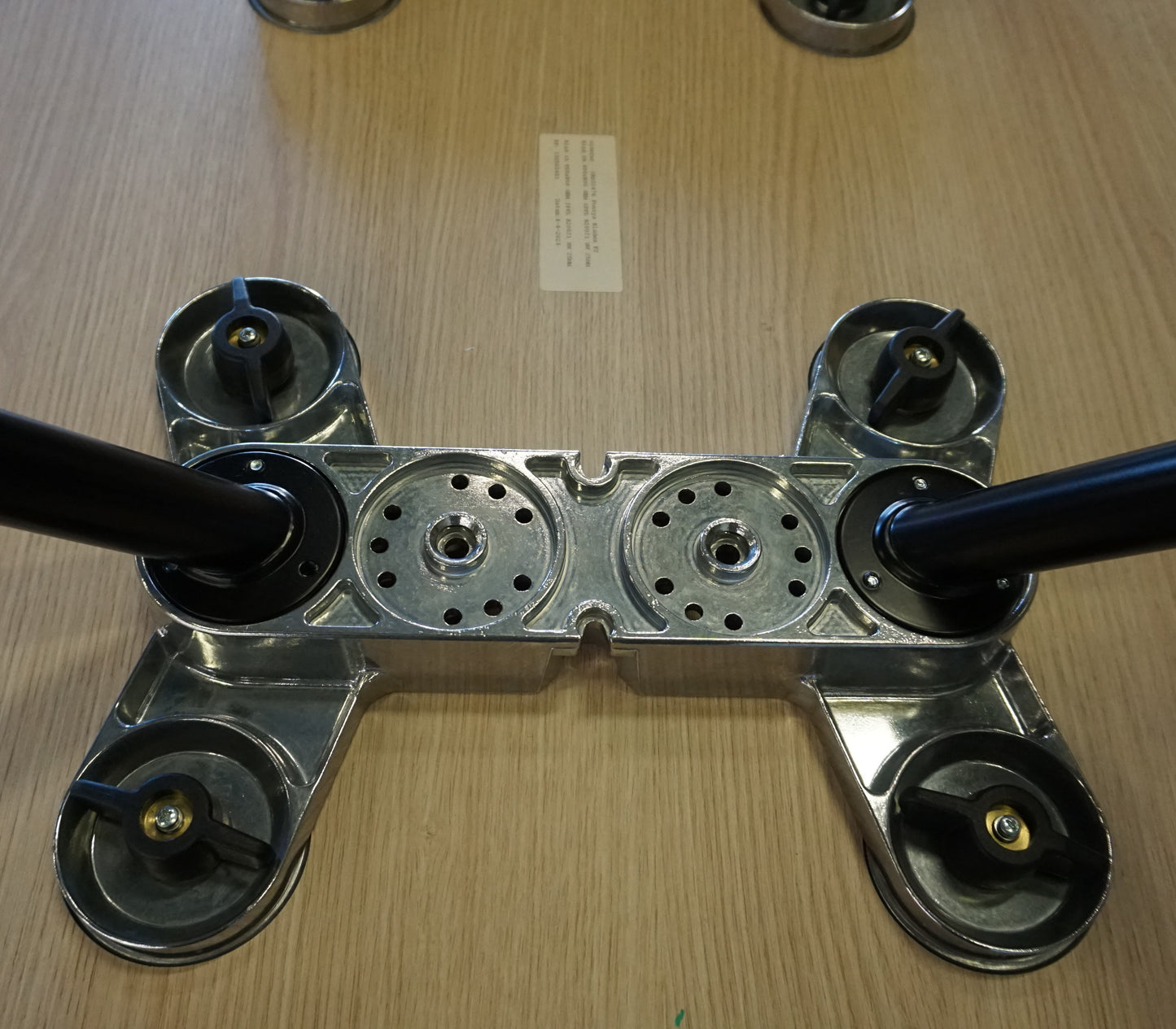 Vitra Vergadertafel | Eettafel | Vierkant | Licht eiken / Zwart | 80 x 80 cm | Verrijdbaar