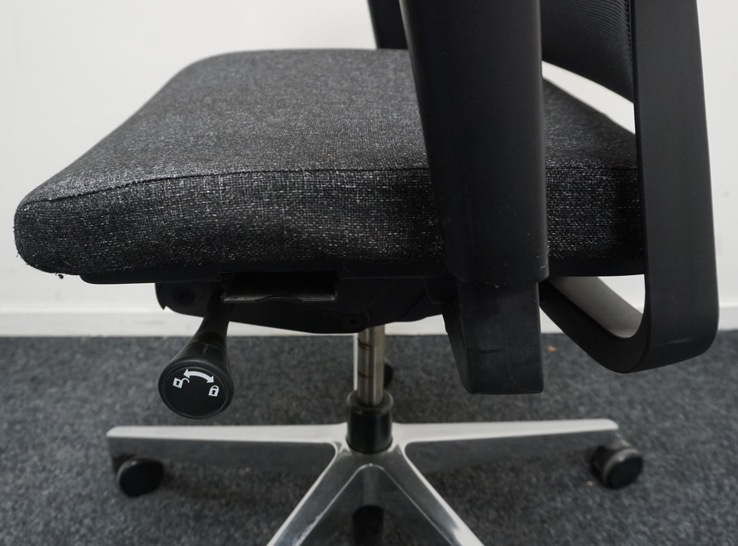 Gispen Zinn Bureaustoel | Ergonomisch | Donkergrijs / Chroom