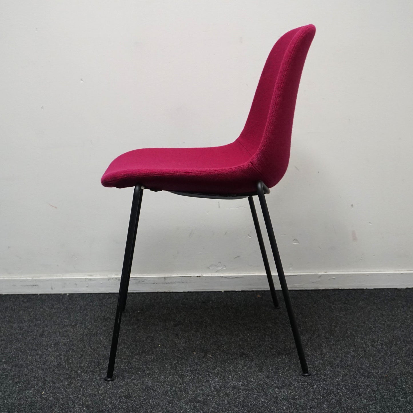 Crassevig Pola Light R/4L Design Stoel | Fuchsia | Stof