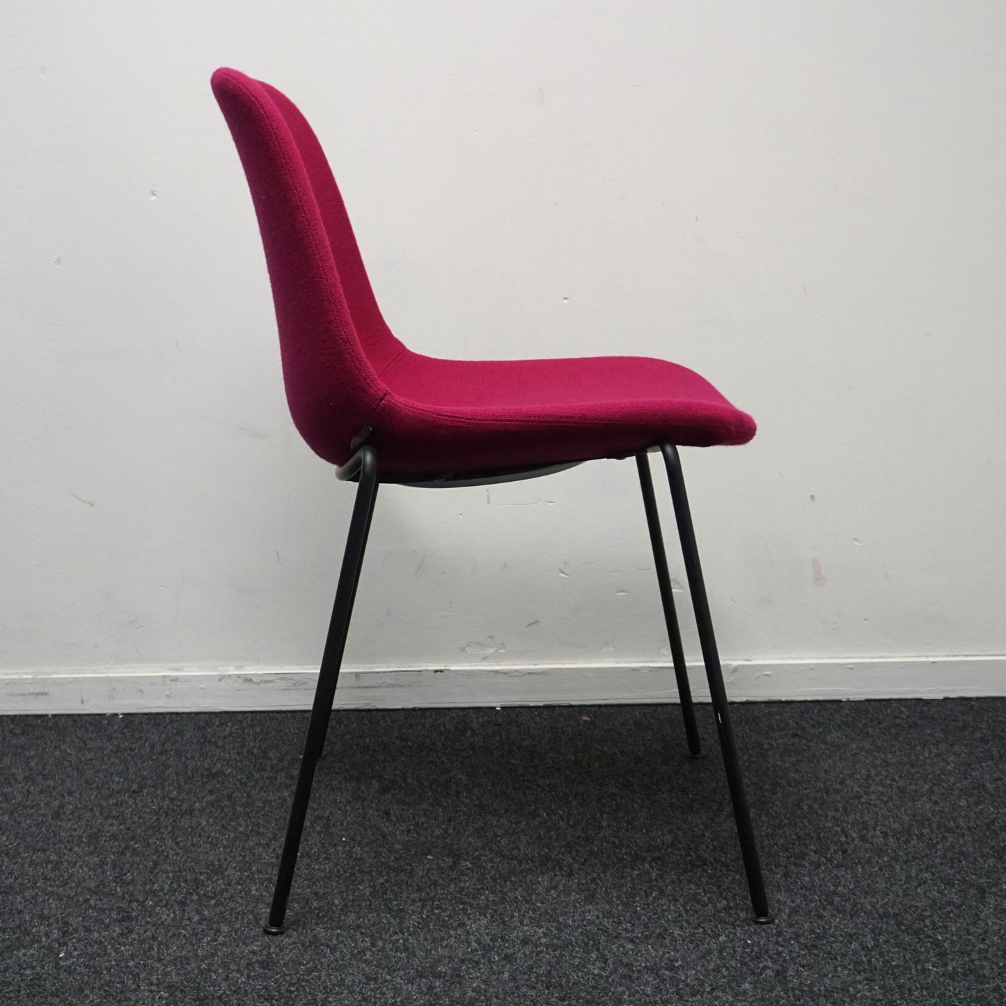 Crassevig Pola Light R/4L Design Stoel | Fuchsia | Stof