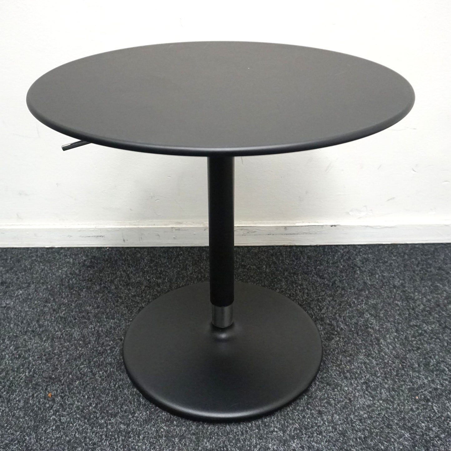 Arper Pix Bijzettafel | Zwart | Hoogte verstelbaar