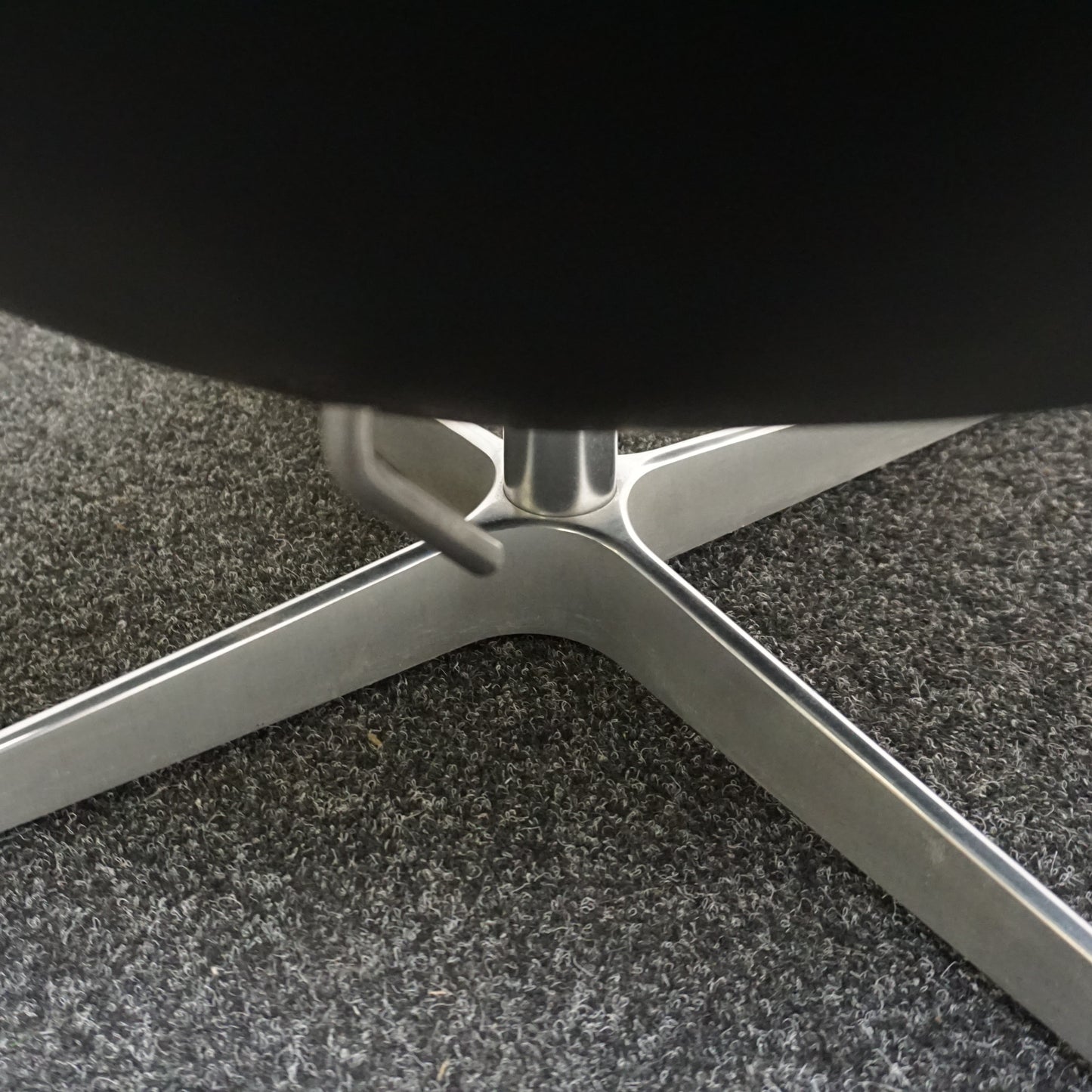 Fritz Hansen Egg Chair Design Fauteuil | Zwart Leer | Nieuwe stof