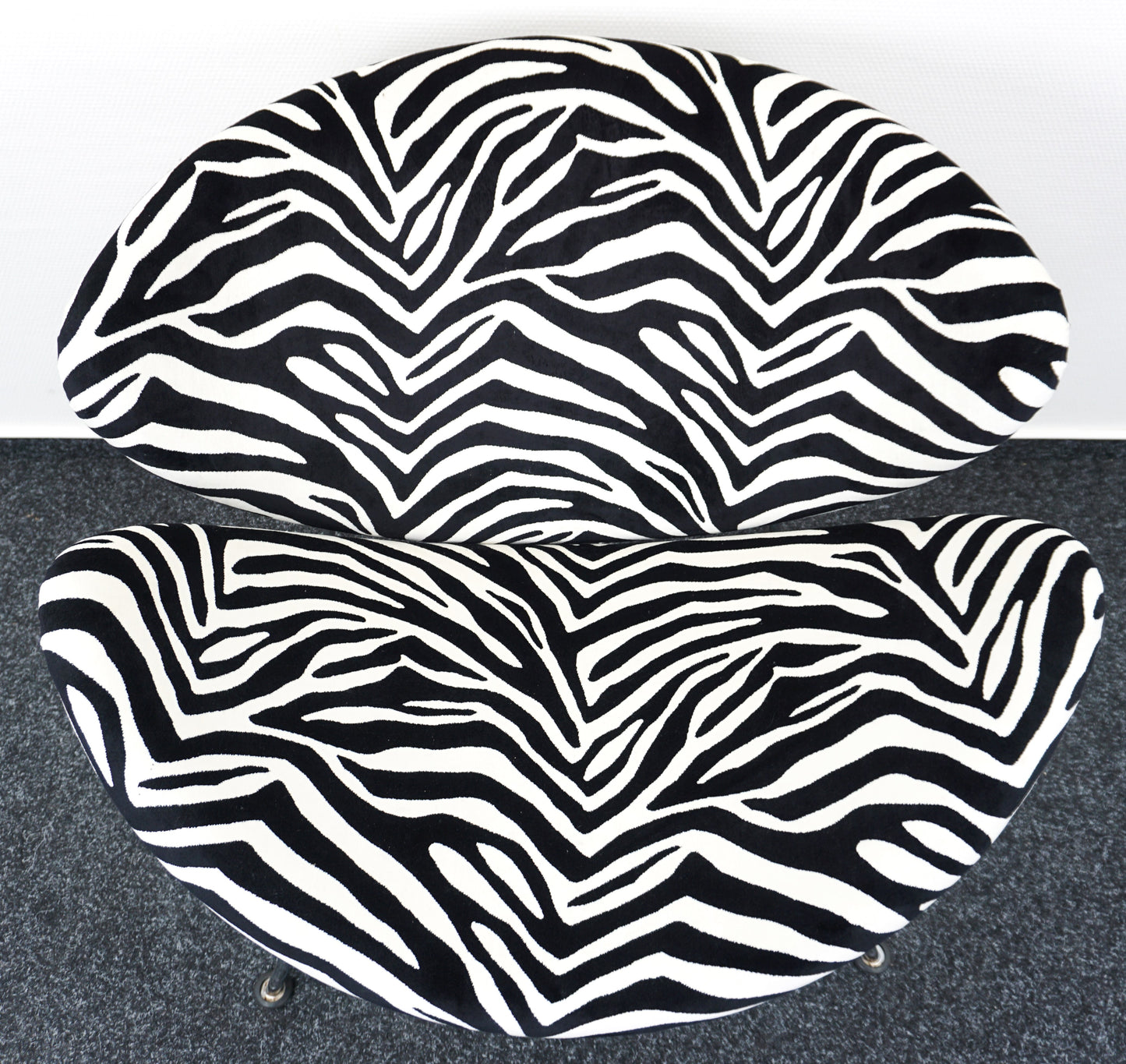 Artifort Orange Slice Design Fauteuil | Nieuwe Stof | Zebraprint