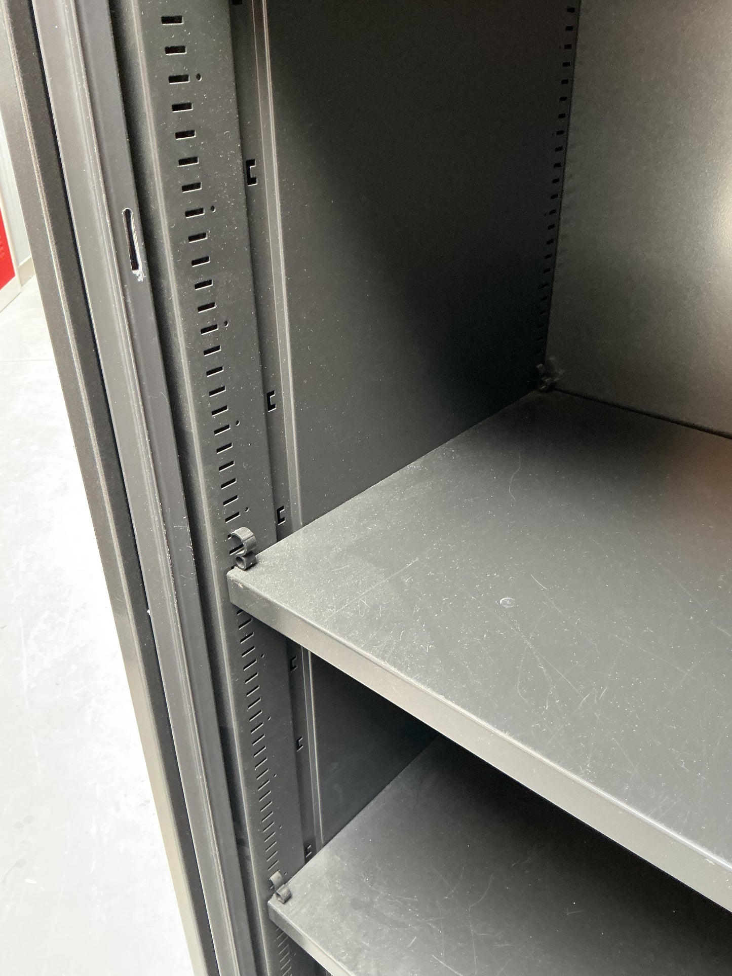 Ahrend Roldeurkast | Archiefkast | 144 x 120 x 45 cm | Zwart