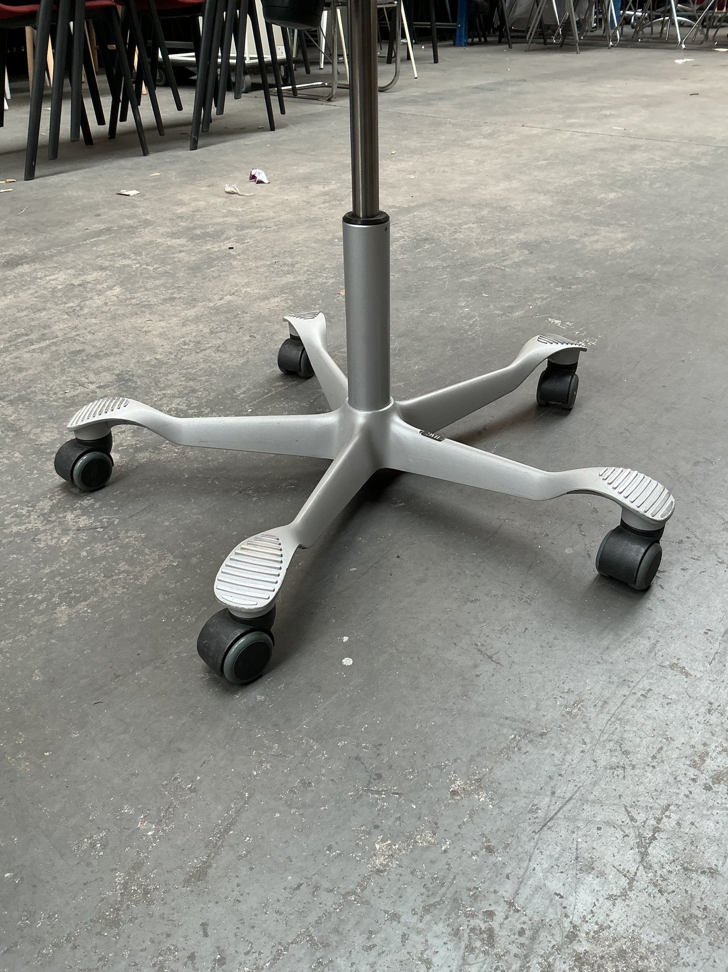 HAG Capisco 8010 Puls Bureaustoel | Zithoogte 47-65 cm | Zwart
