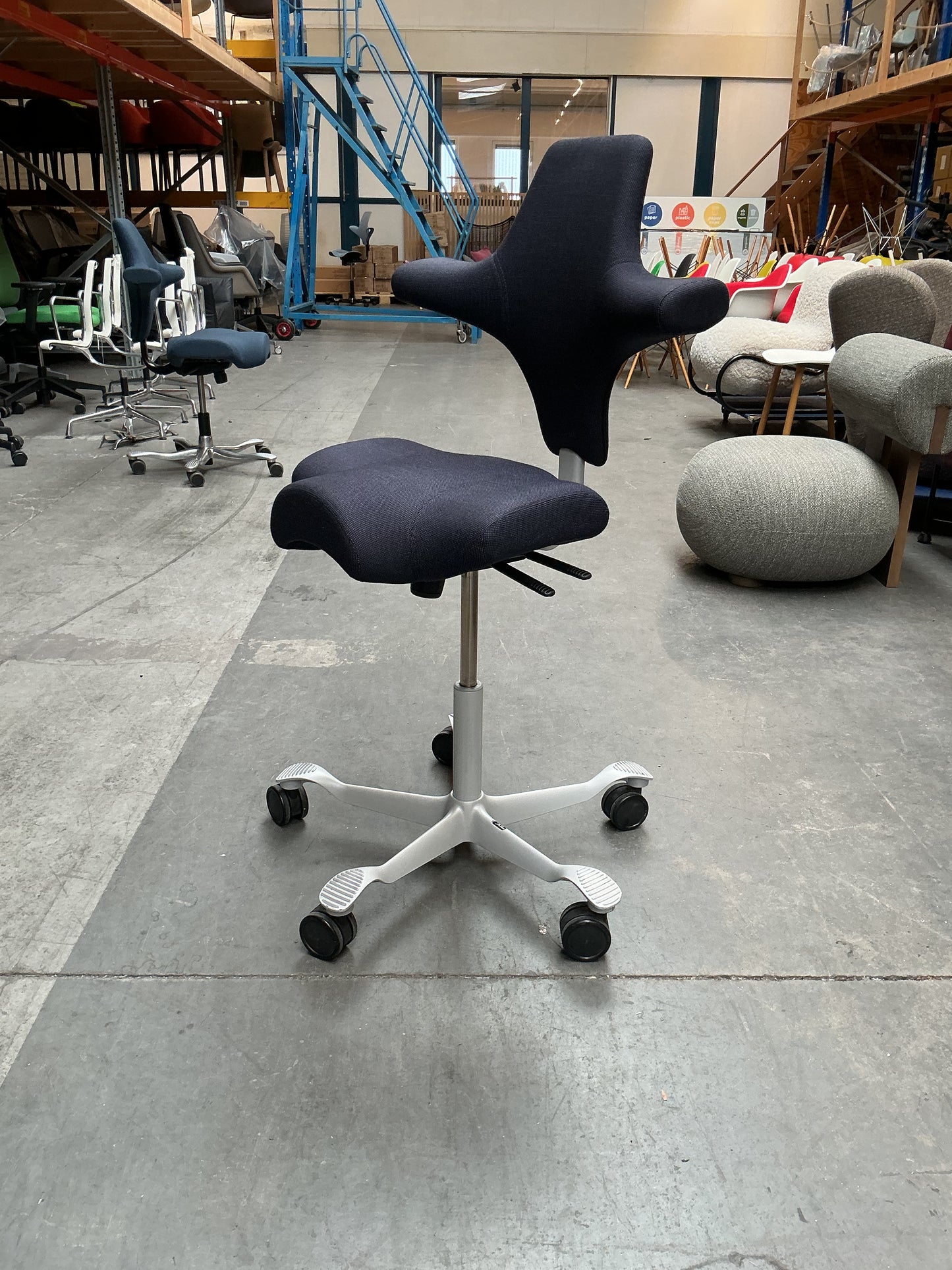 HAG Capisco 8106 Bureaustoel | Zithoogte 50-70cm | Grijs Blauw| Grijs