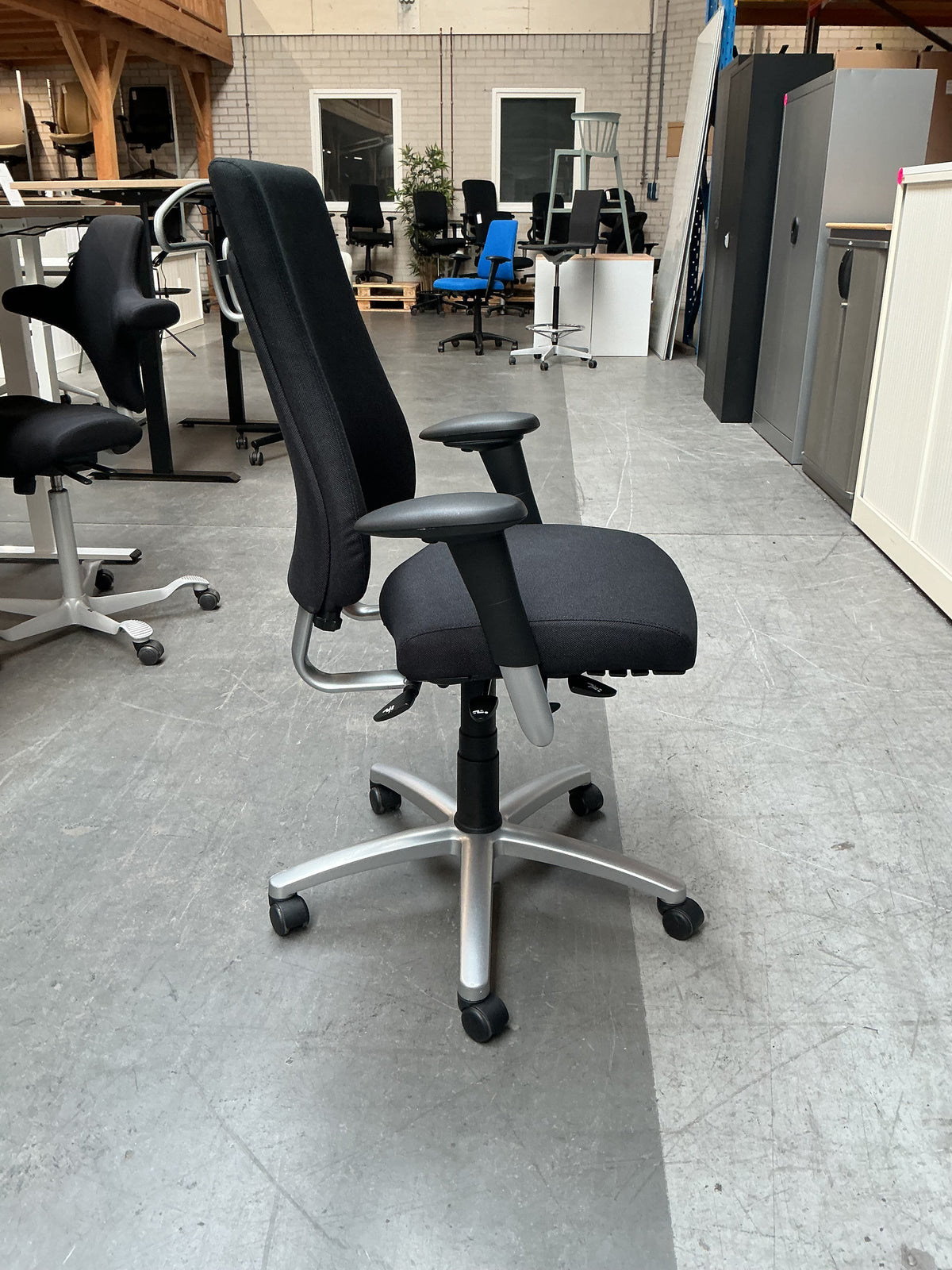 BMA Axia Max Bureaustoel | Nieuw Gestoffeerd | Grijs Voetkruis