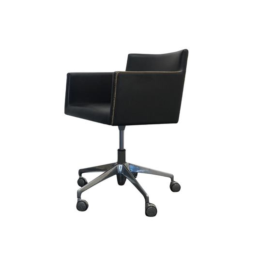 Arper Masai Design Stoel | Zwart Leer | Verrijdbaar
