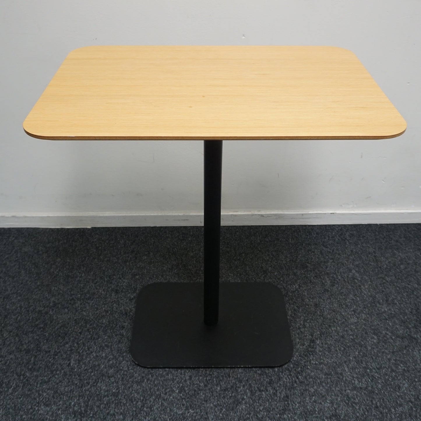 DeVorm MG3 Tafel | Side Table | Eiken / Zwart | 68 x 48 x 73 cm